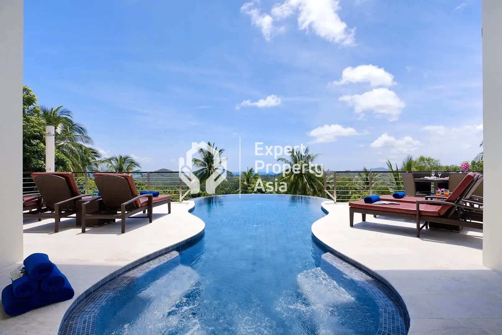 "Beautiful 5-Bedroom Freehold Villa 1752 with Breathtaking Sea Views in Bang Por!"