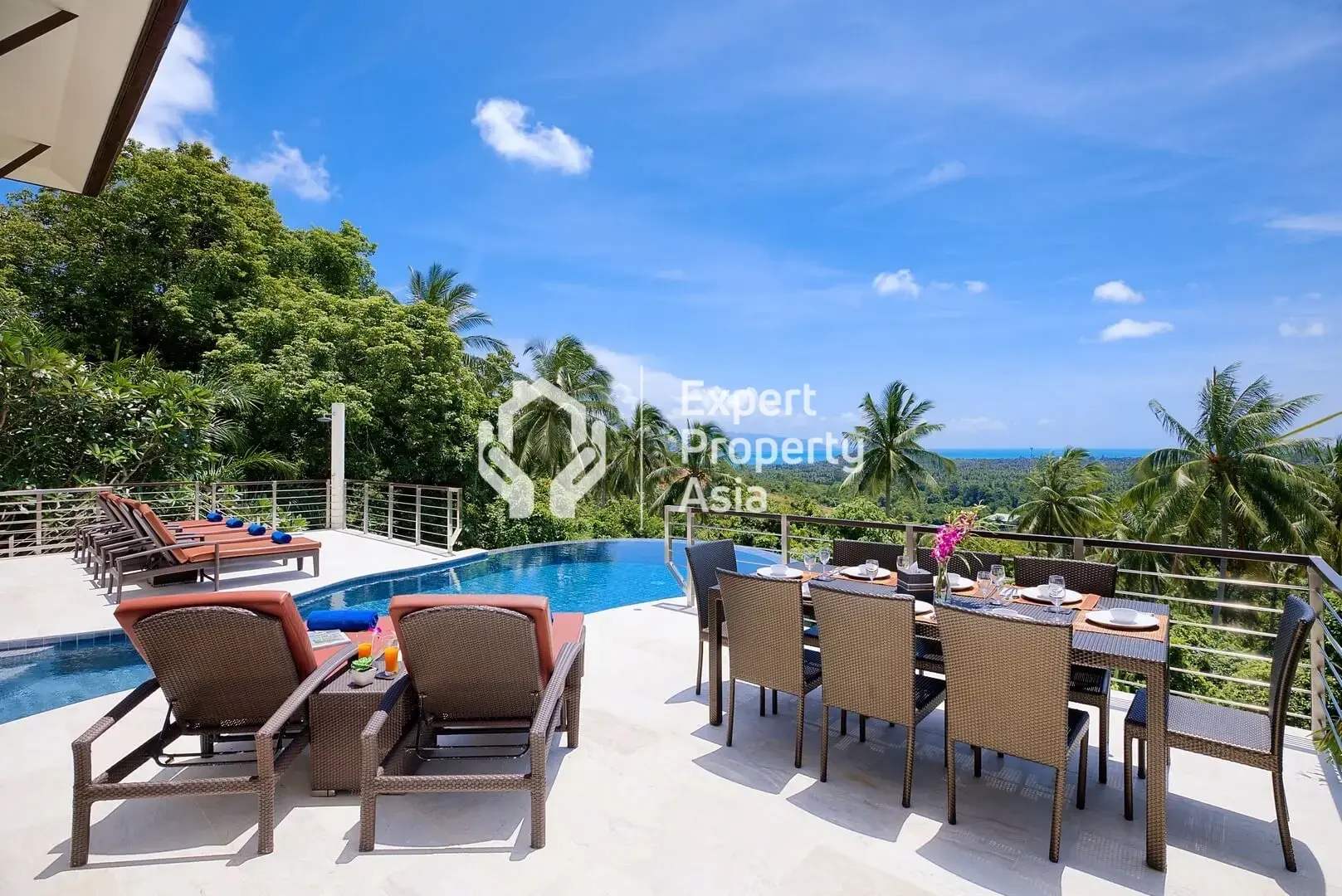 "Beautiful 5-Bedroom Freehold Villa 1752 with Breathtaking Sea Views in Bang Por!"