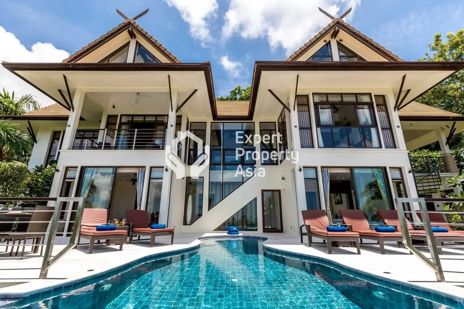 "Beautiful 5-Bedroom Freehold Villa 1752 with Breathtaking Sea Views in Bang Por!"