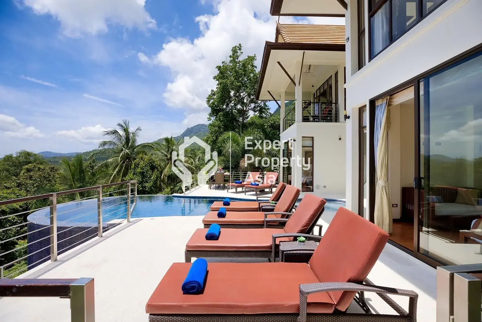 "Beautiful 5-Bedroom Freehold Villa 1752 with Breathtaking Sea Views in Bang Por!"