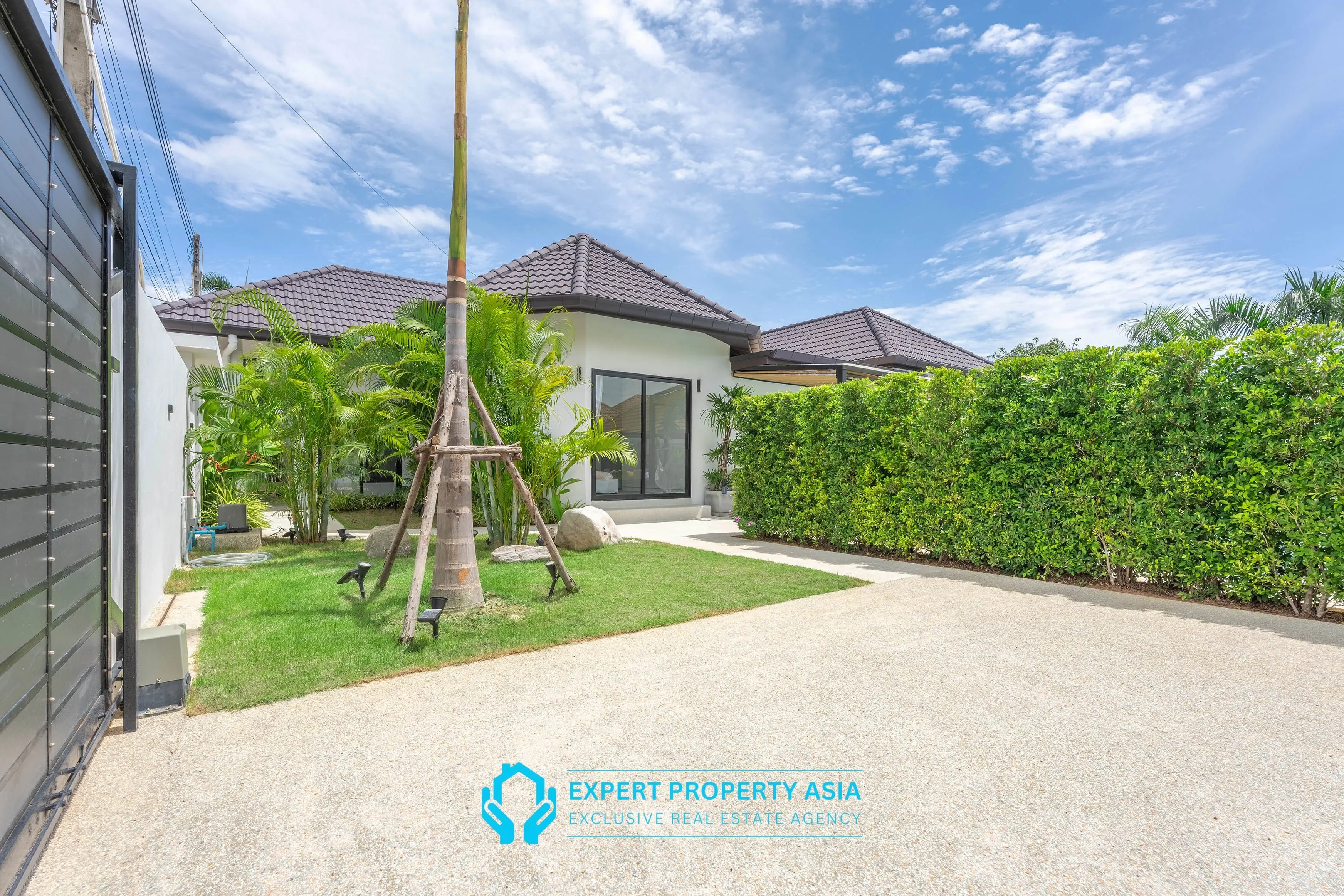 Modern 5-Bedroom Pool Villa in Prime Jomtien Location – Ideal for Family Living or Investment