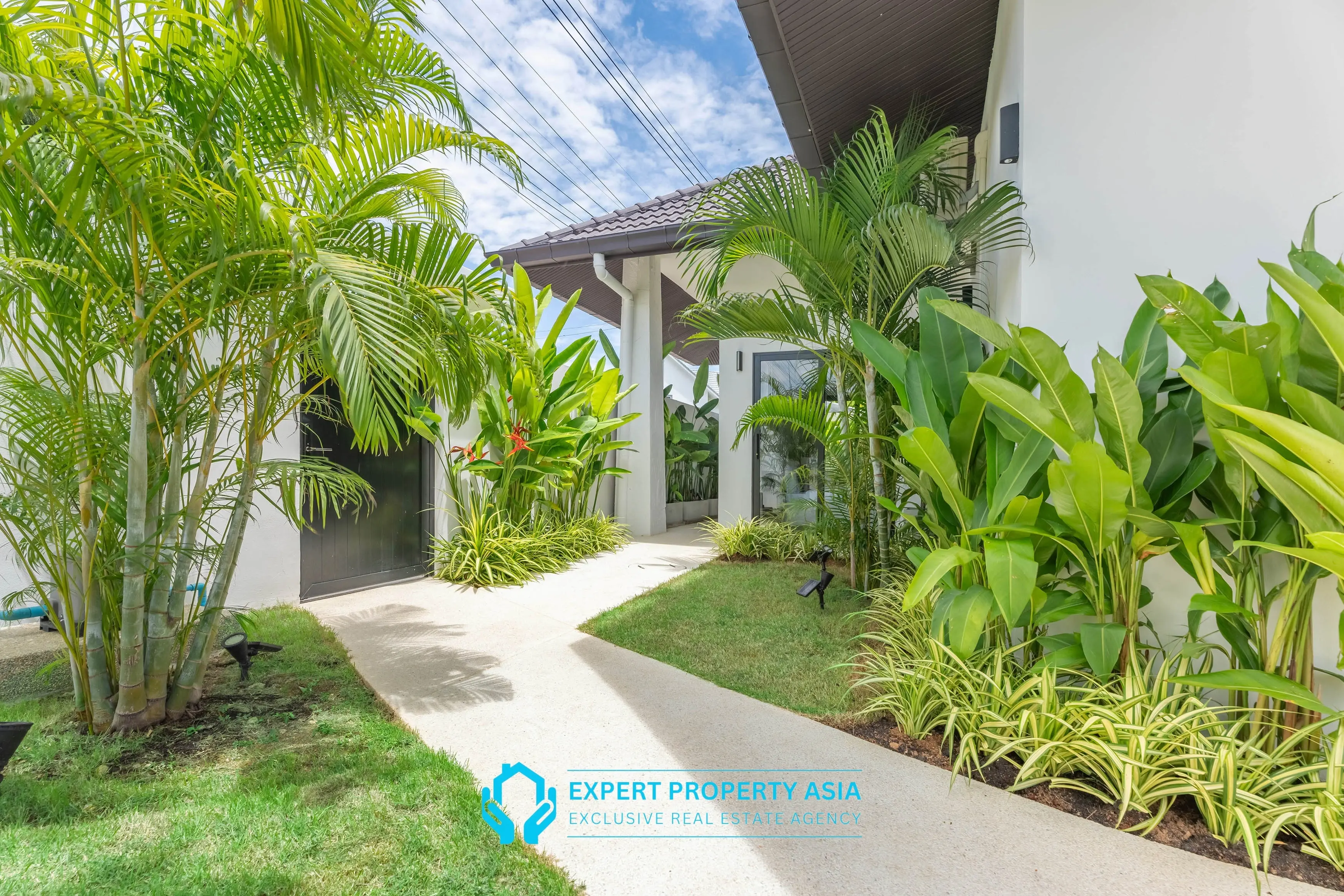 Modern 5-Bedroom Pool Villa in Prime Jomtien Location – Ideal for Family Living or Investment