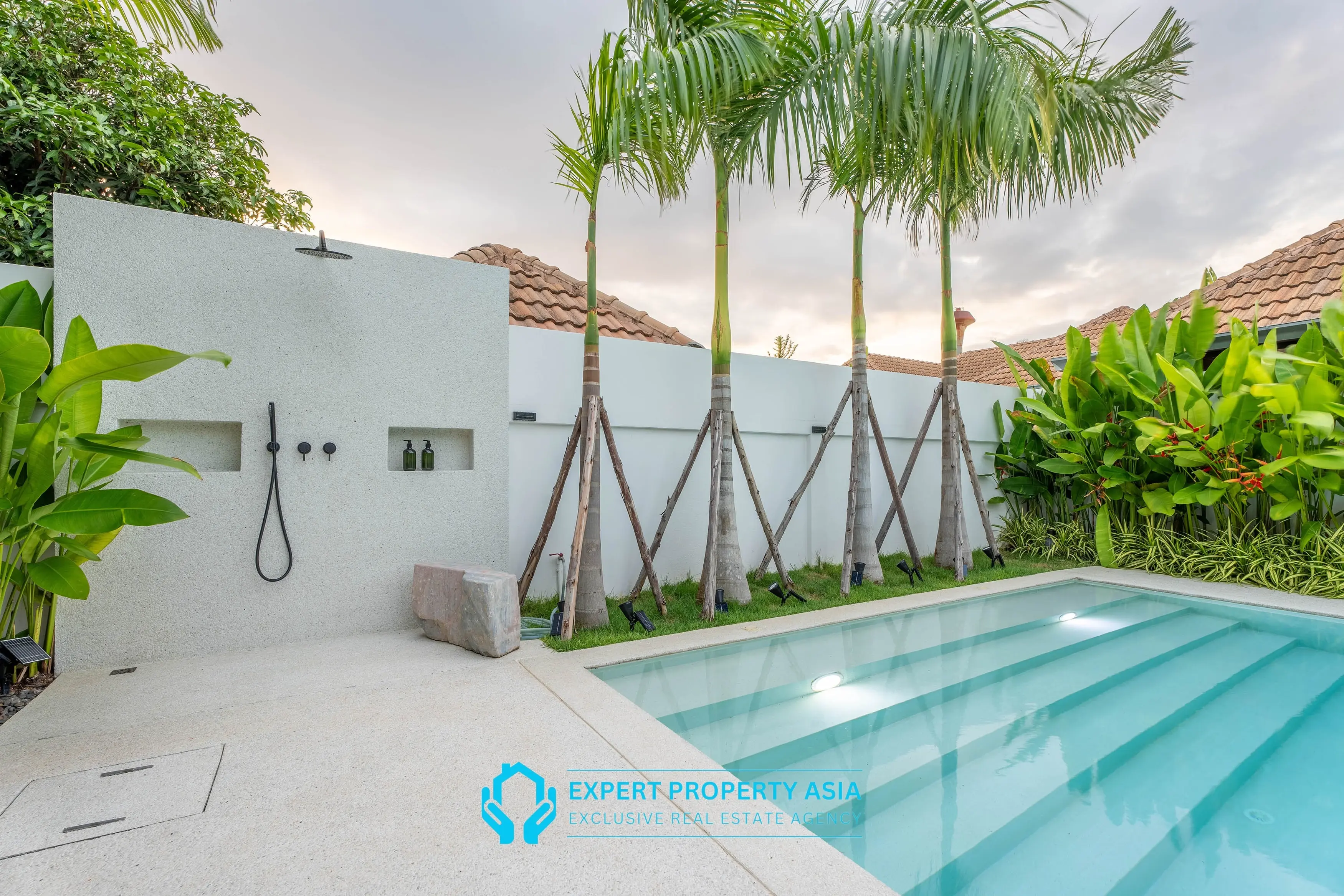 Modern 5-Bedroom Pool Villa in Prime Jomtien Location – Ideal for Family Living or Investment