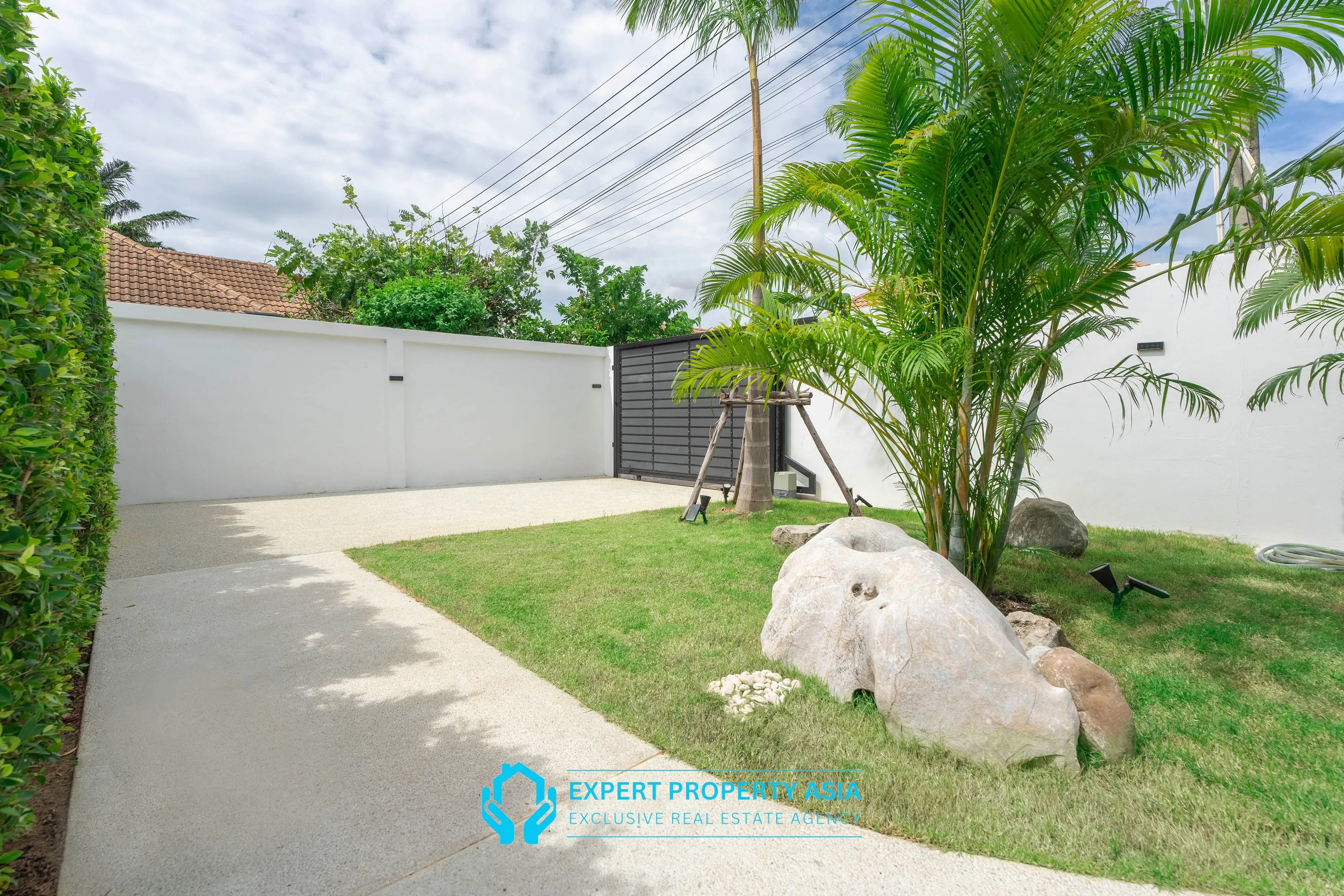 Modern 5-Bedroom Pool Villa in Prime Jomtien Location – Ideal for Family Living or Investment