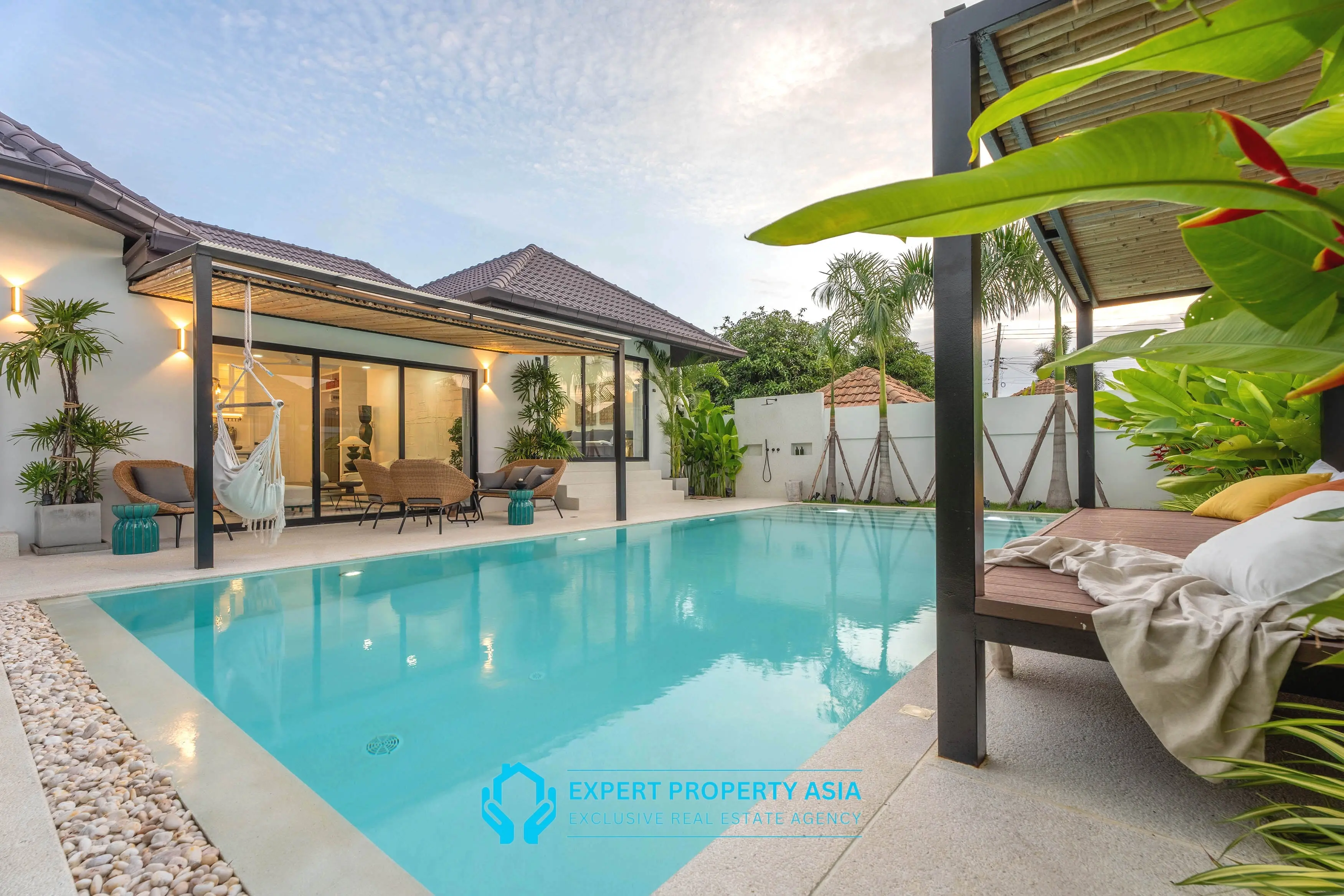 Modern 5-Bedroom Pool Villa in Prime Jomtien Location – Ideal for Family Living or Investment