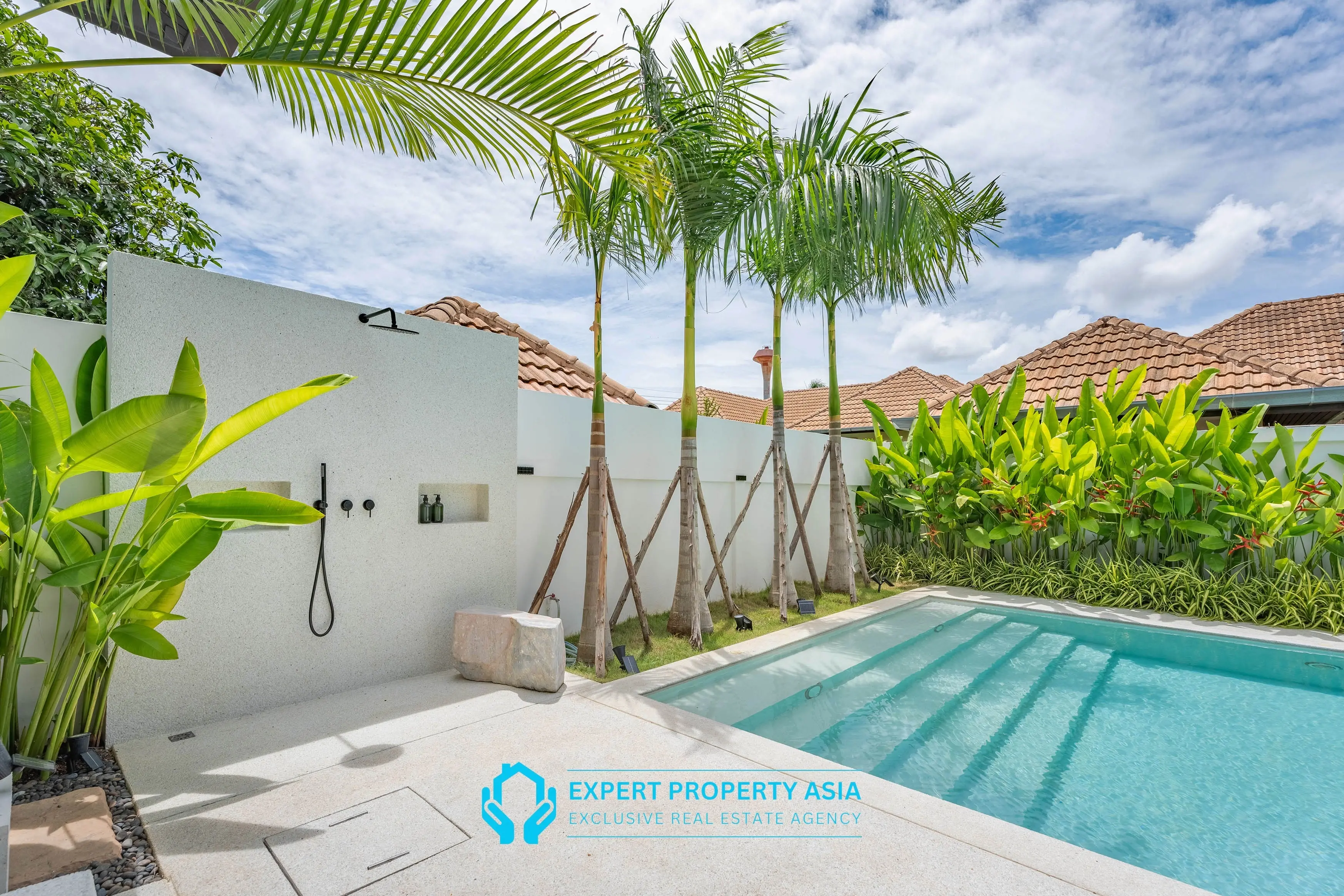 Modern 5-Bedroom Pool Villa in Prime Jomtien Location – Ideal for Family Living or Investment