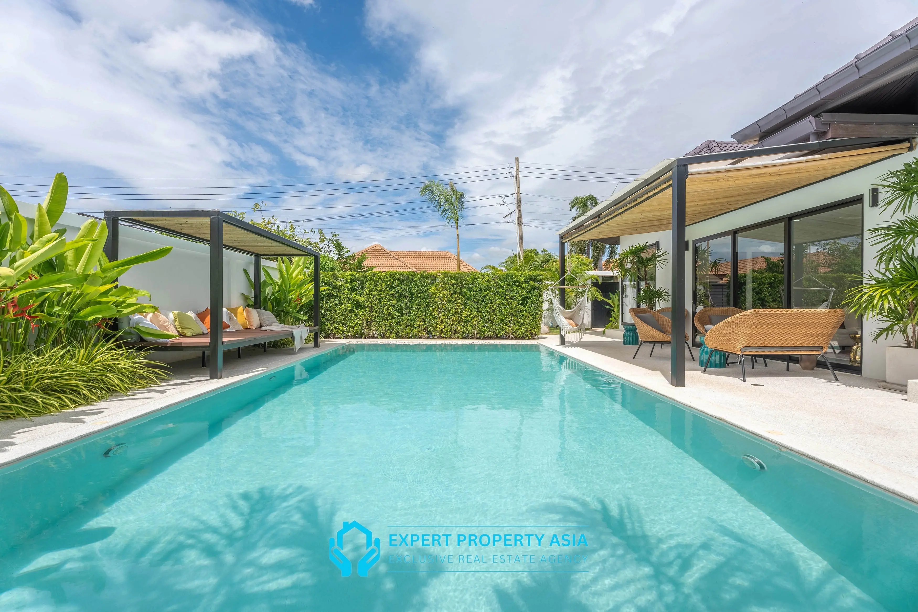 Modern 5-Bedroom Pool Villa in Prime Jomtien Location – Ideal for Family Living or Investment