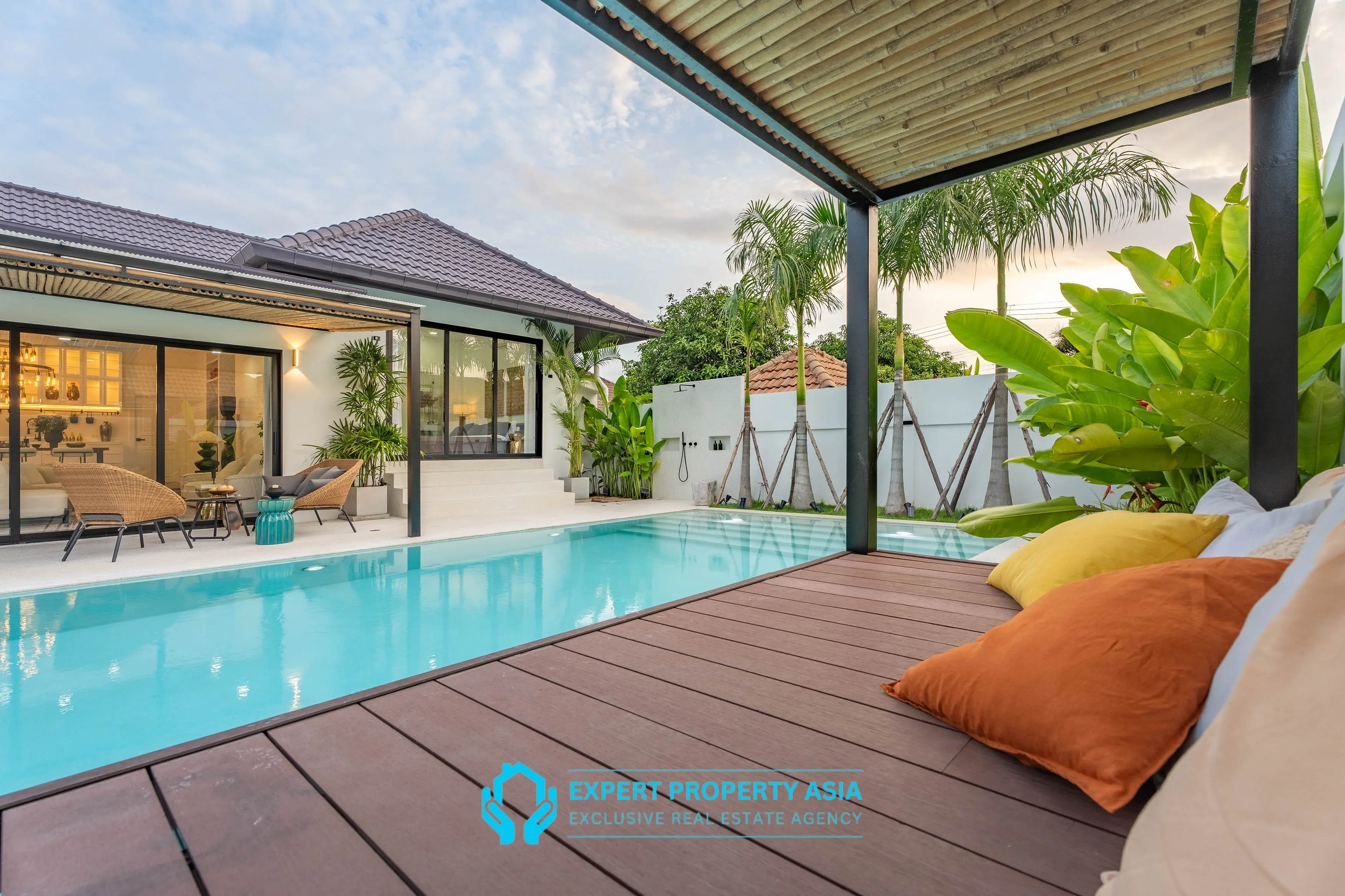 Modern 5-Bedroom Pool Villa in Prime Jomtien Location – Ideal for Family Living or Investment