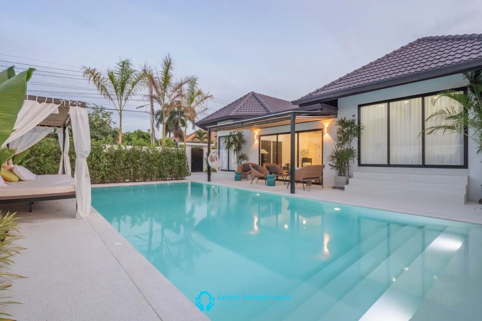 Modern 5-Bedroom Pool Villa in Prime Jomtien Location – Ideal for Family Living or Investment