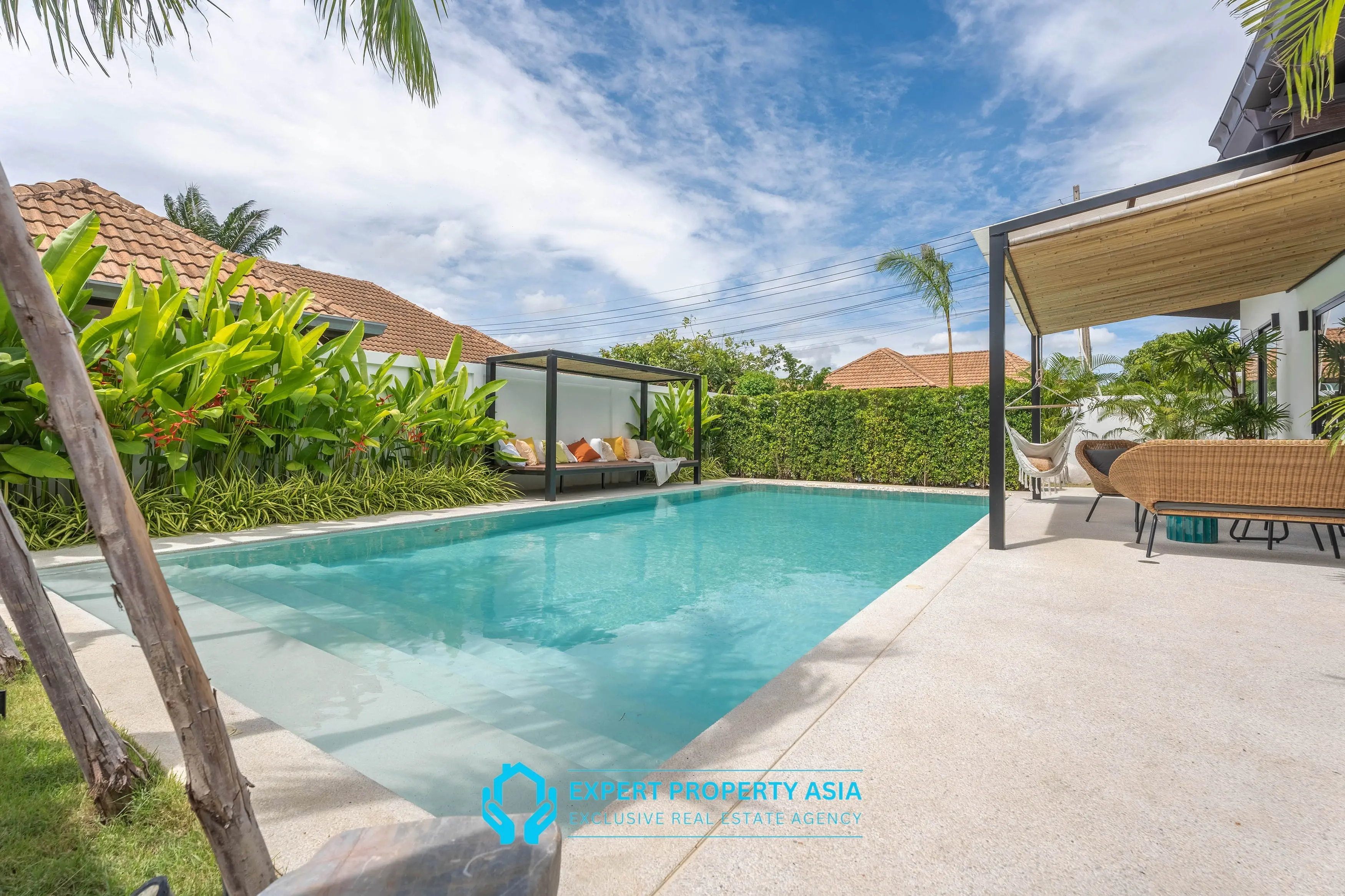 Modern 5-Bedroom Pool Villa in Prime Jomtien Location – Ideal for Family Living or Investment