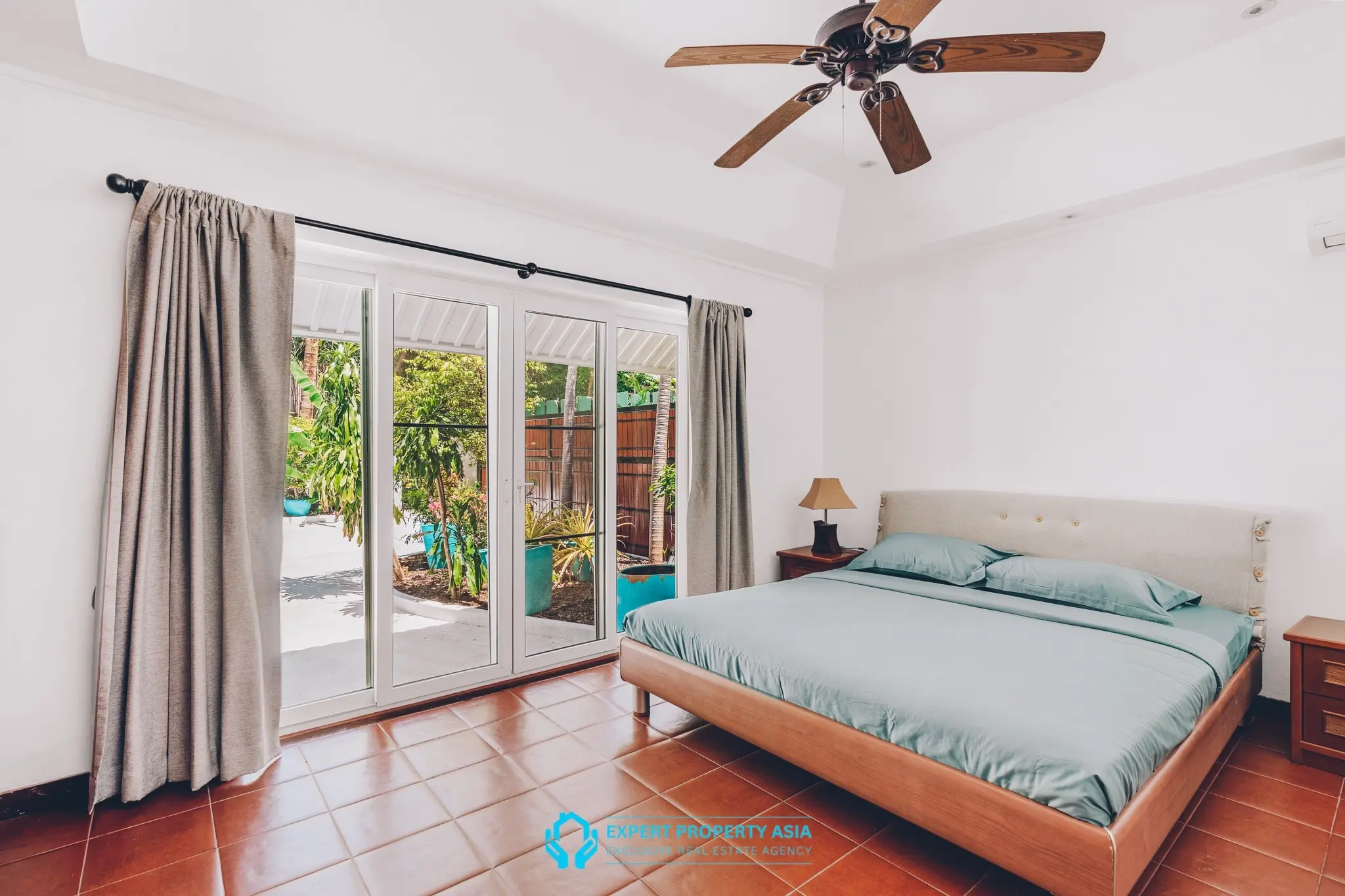 "Exclusive Luxury Beachfront Villa – Just 50 Meters from the Sea in Koh Samui"