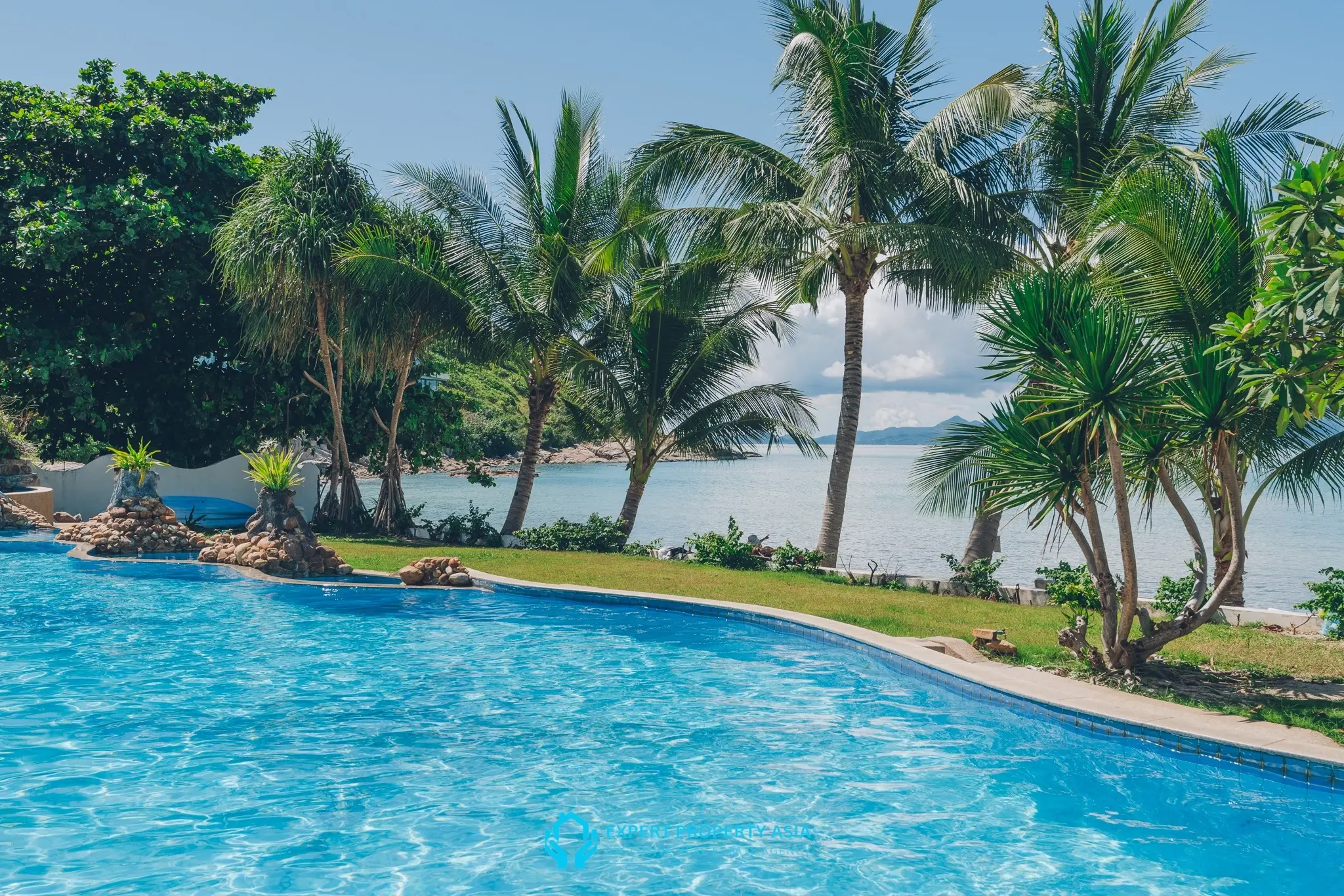"Exclusive Luxury Beachfront Villa – Just 50 Meters from the Sea in Koh Samui"