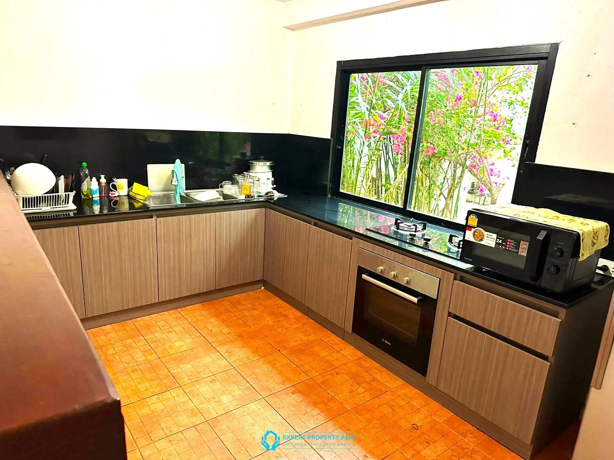 Rare Find: Spacious 4-Bedroom Villa with Land | 1 Rai in the Heart of Plai Laem, Koh Samui