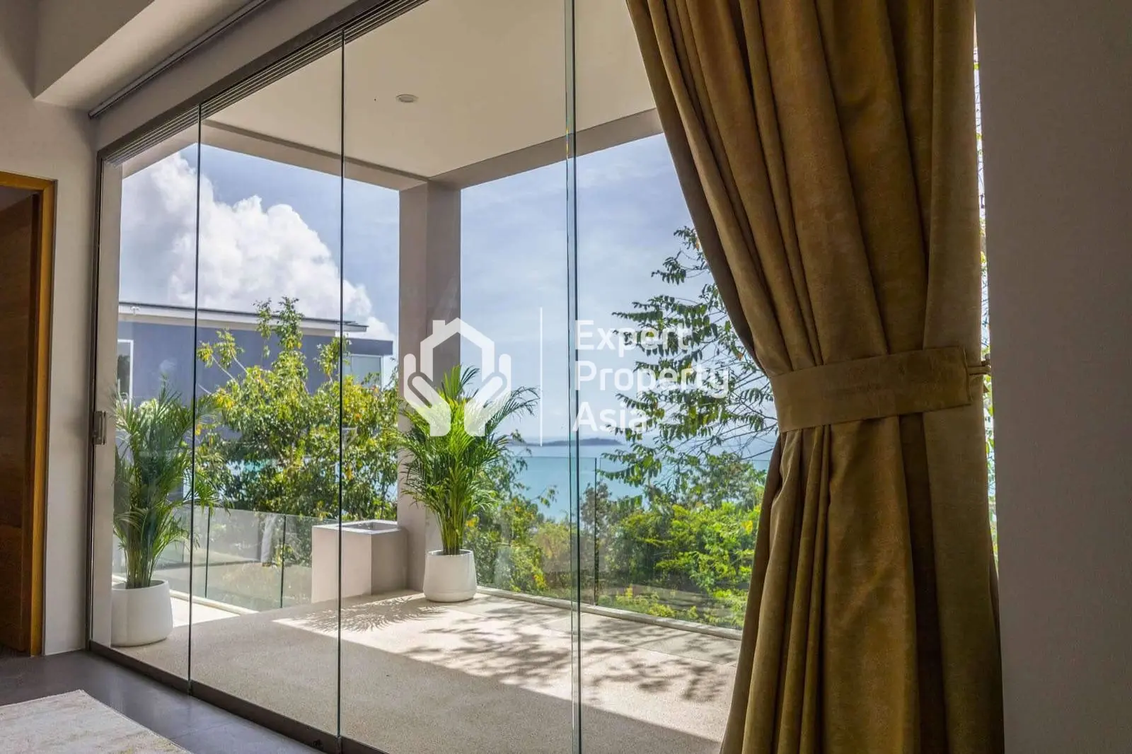 Superbe villa privée de 5 chambres à louer à long terme à Chaweng Noi, Koh Samui