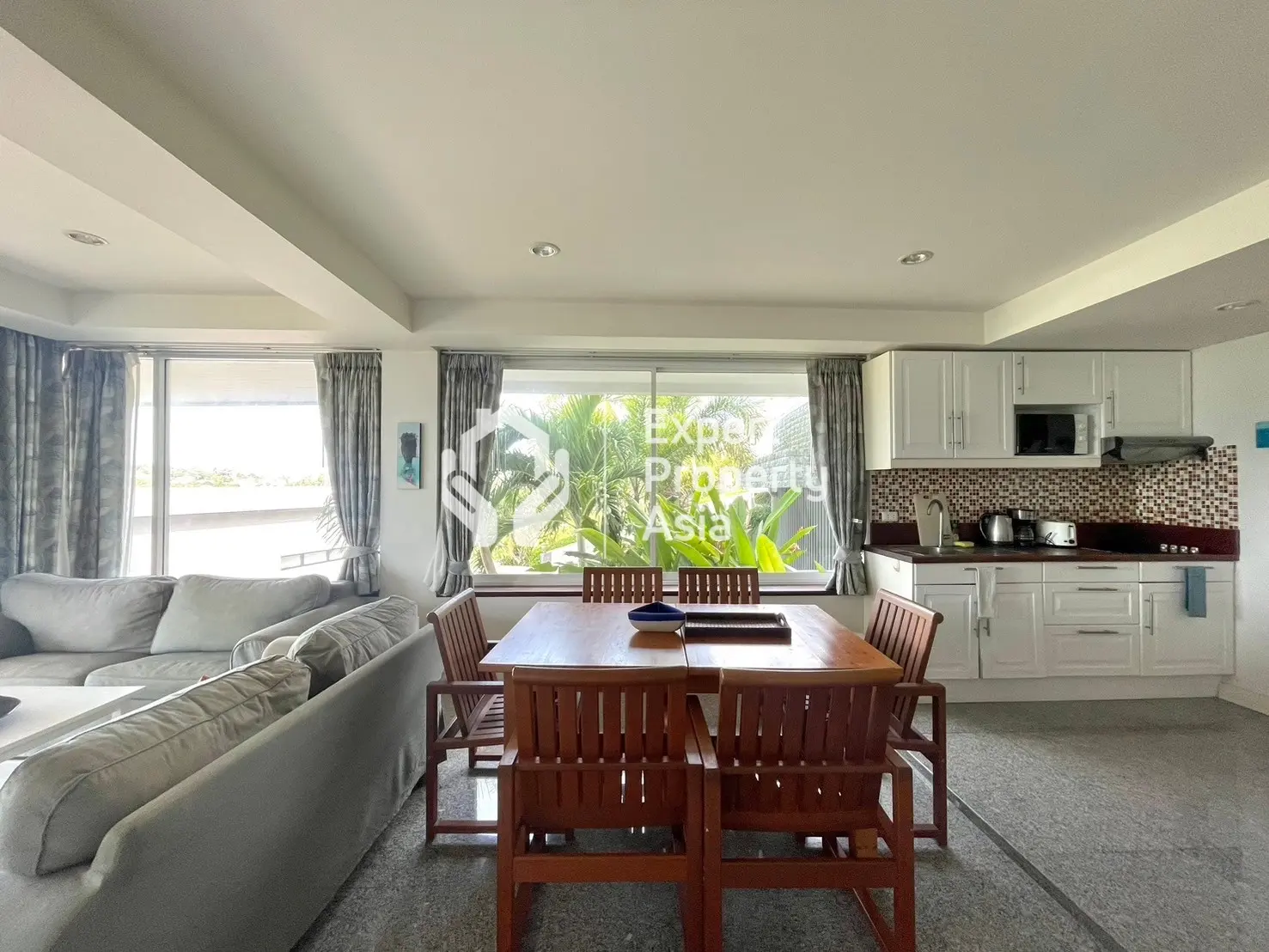 Superbe condo d'une chambre avec vue imprenable sur la mer dans un emplacement privilégié à Choengmon