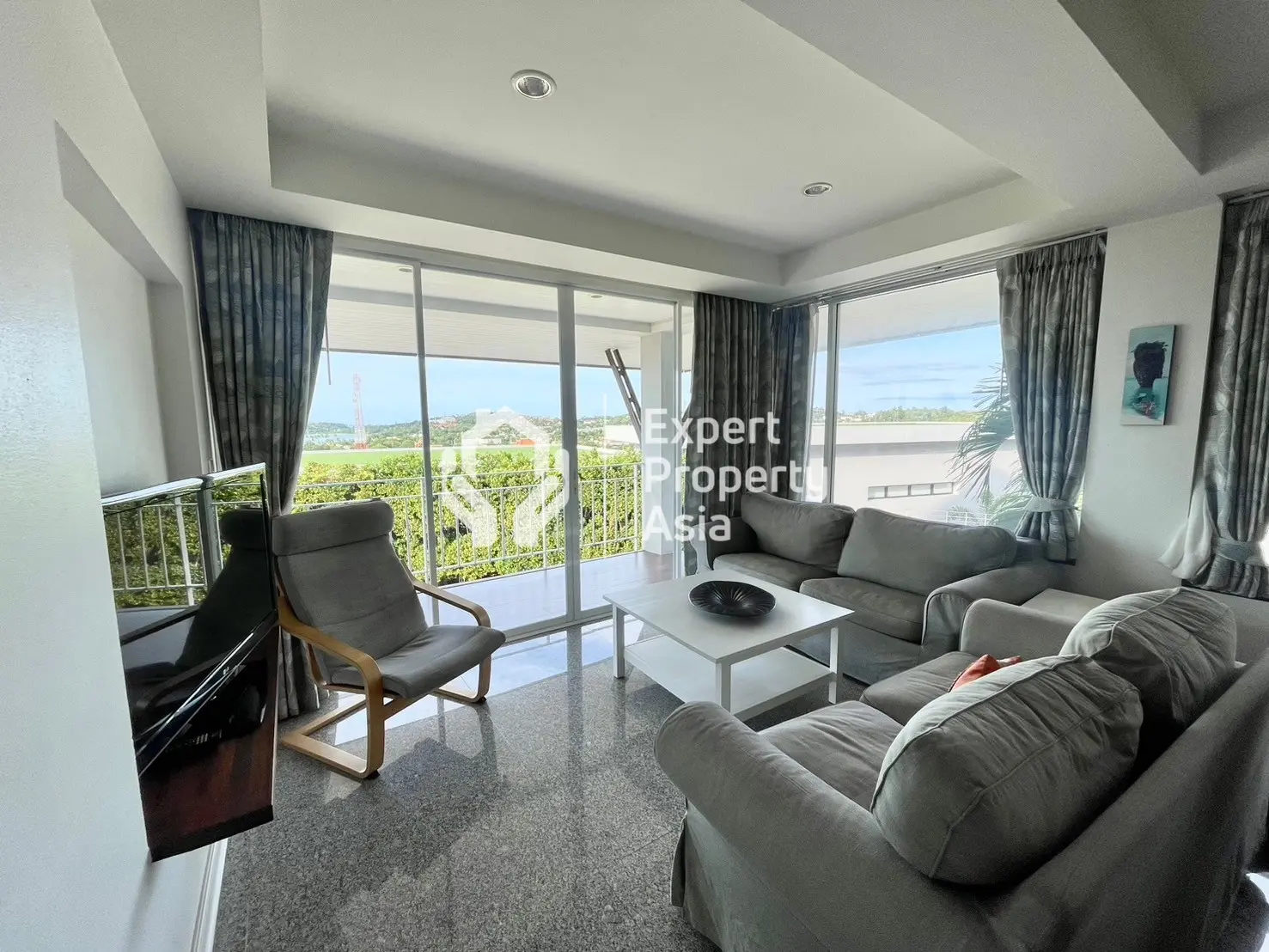 Superbe condo d'une chambre avec vue imprenable sur la mer dans un emplacement privilégié à Choengmon