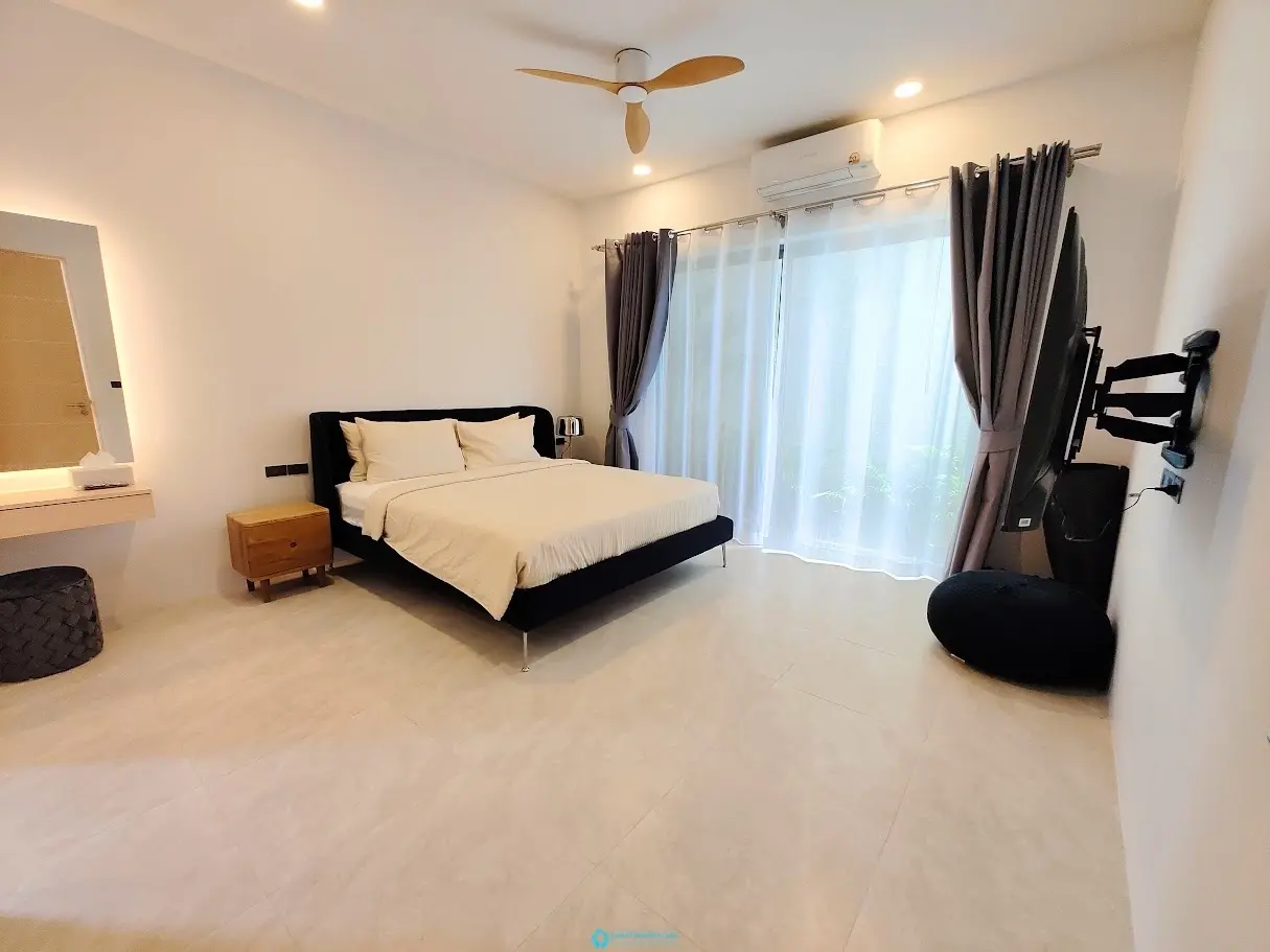 Modern 3-Bedroom Villa with Pool, Garden & Parking – Long-Term in Maenam