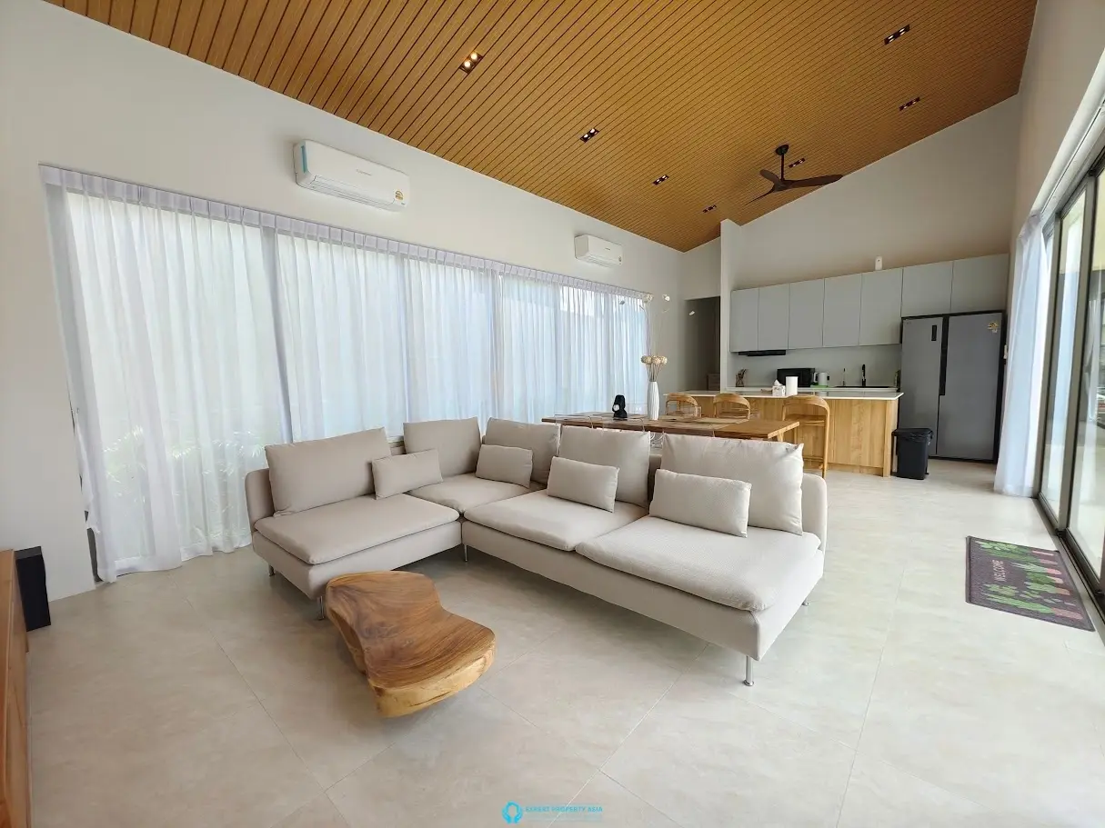 Modern 3-Bedroom Villa with Pool, Garden & Parking – Long-Term in Maenam