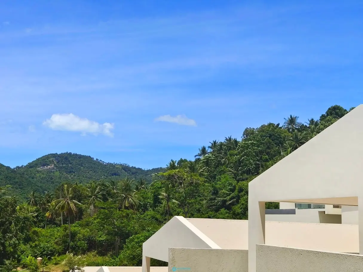 Modern 3-Bedroom Villa with Pool, Garden & Parking – Long-Term in Maenam