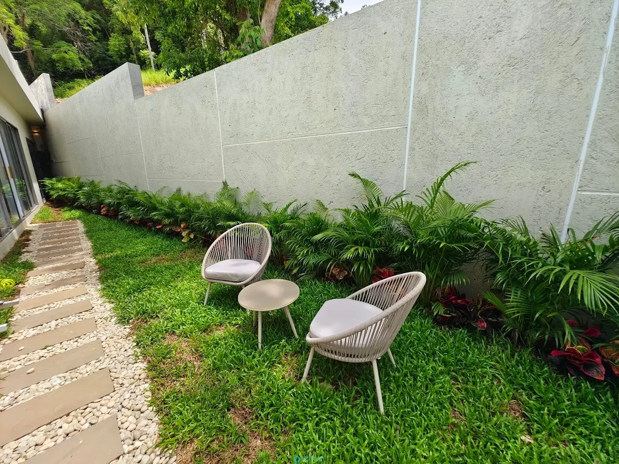 Modern 3-Bedroom Villa with Pool, Garden & Parking – Long-Term in Maenam