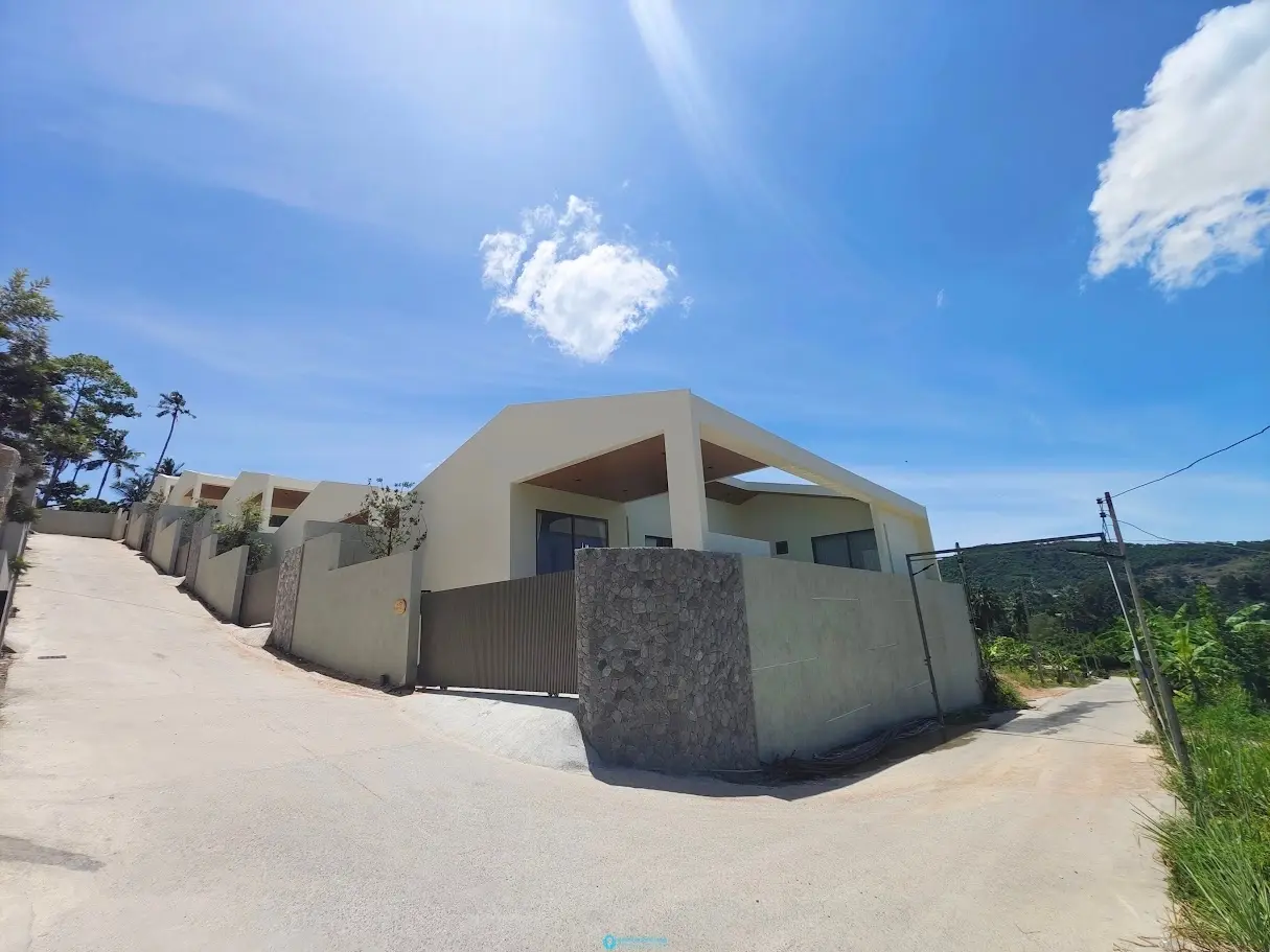 Modern 3-Bedroom Villa with Pool, Garden & Parking – Long-Term in Maenam