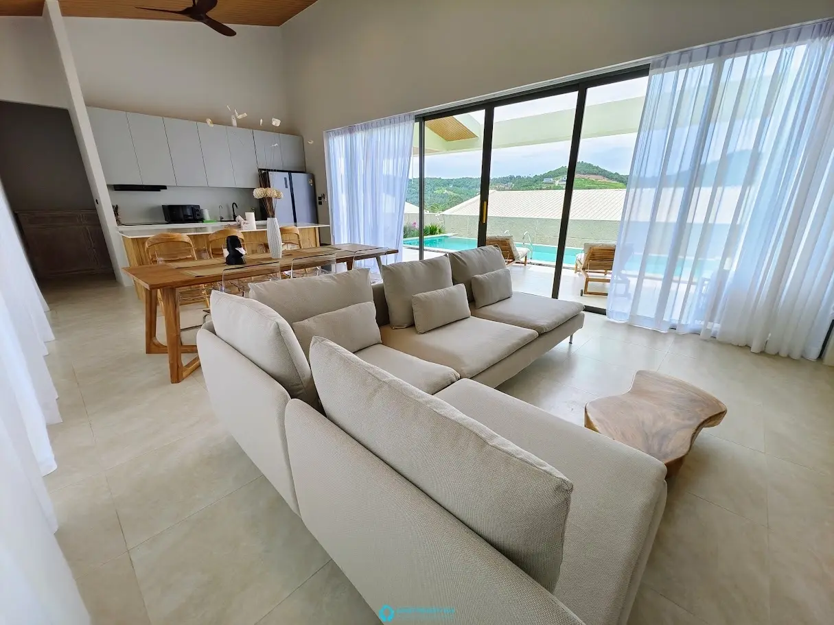 Modern 3-Bedroom Villa with Pool, Garden & Parking – Long-Term in Maenam