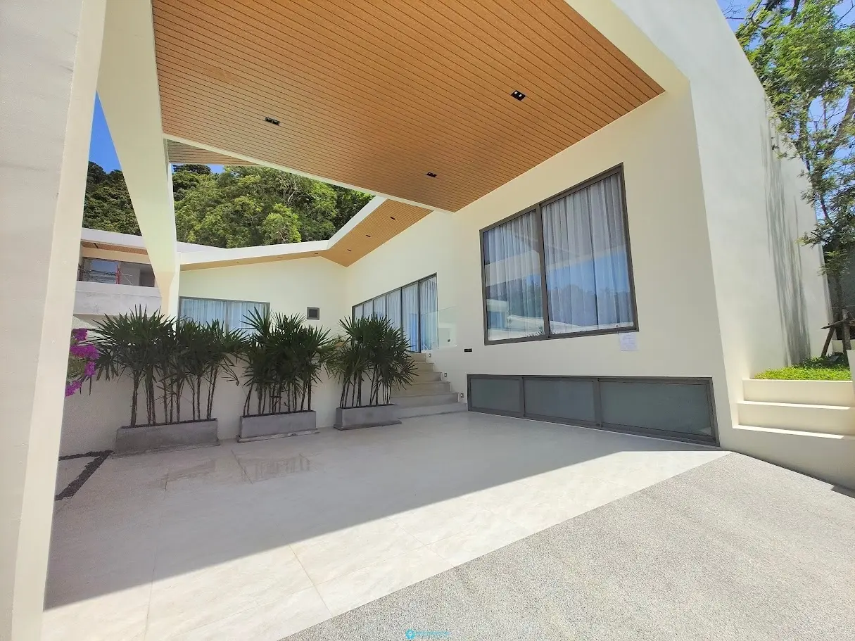 Modern 3-Bedroom Villa with Pool, Garden & Parking – Long-Term in Maenam