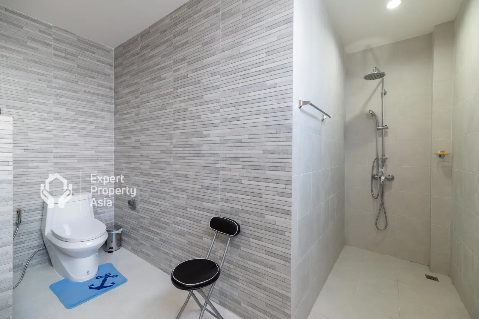 "Stunning 4-Bedroom Villa in Lamai – Perfect Location & Price for Your Tropical Escape!"