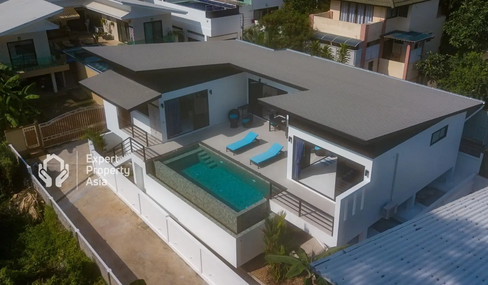 "Stunning 4-Bedroom Villa in Lamai – Perfect Location & Price for Your Tropical Escape!"
