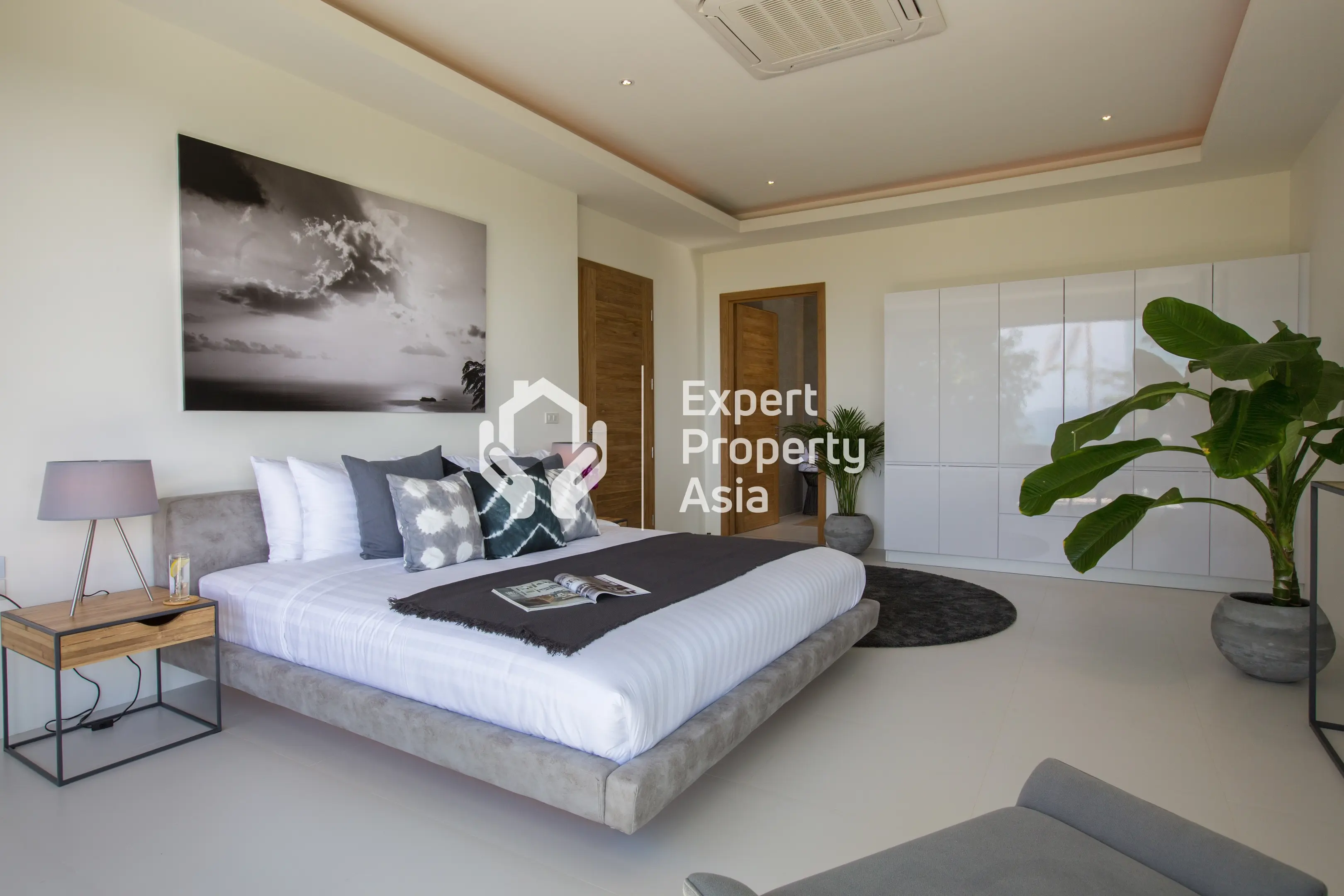 Luxury 4-Bedroom Sea View Pool Villa at Maenam Beach, Koh Samui