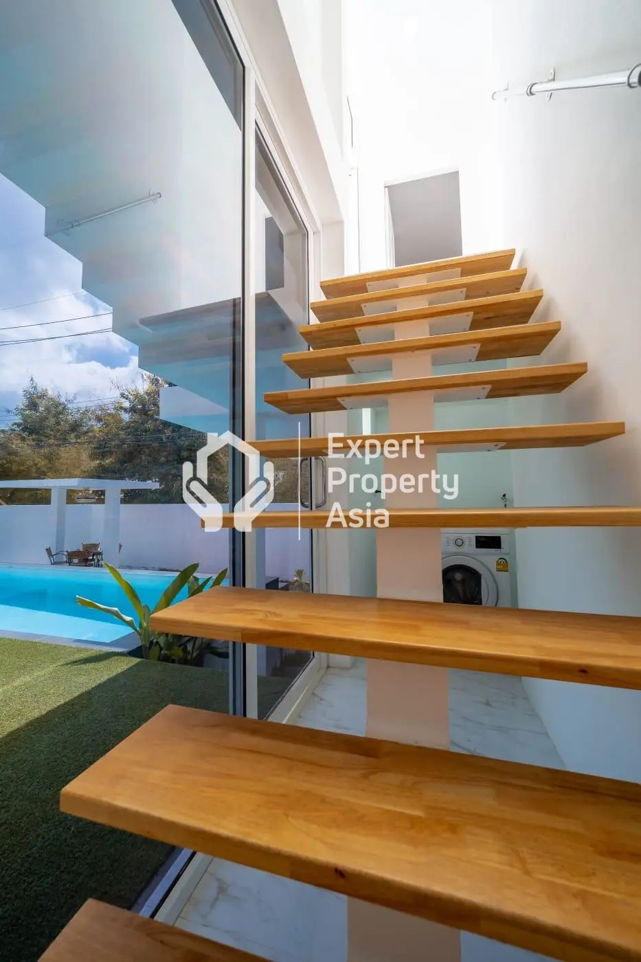 "Modern 3-Bedroom Pool Villa with Freehold Ownership in Maenam, Koh Samui"