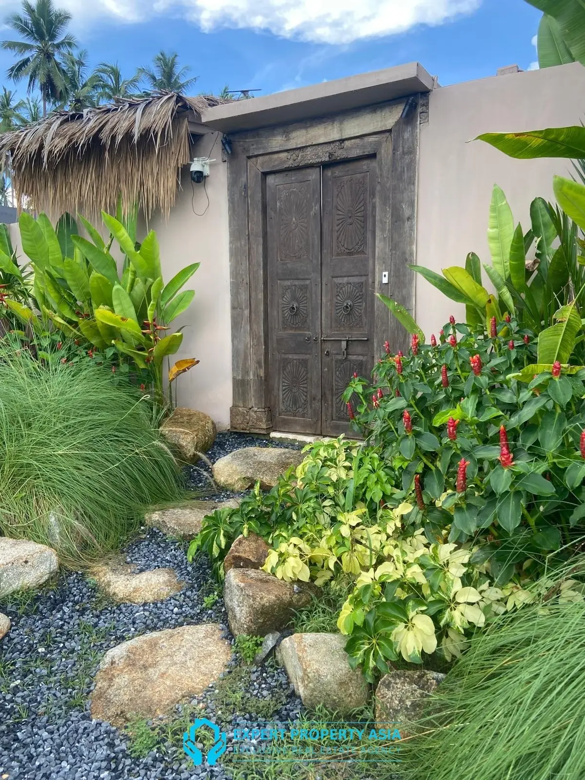Stylish 3-Bedroom Pool Villa for Sale in Maenam – Quiet Area, Near Beach & Schools