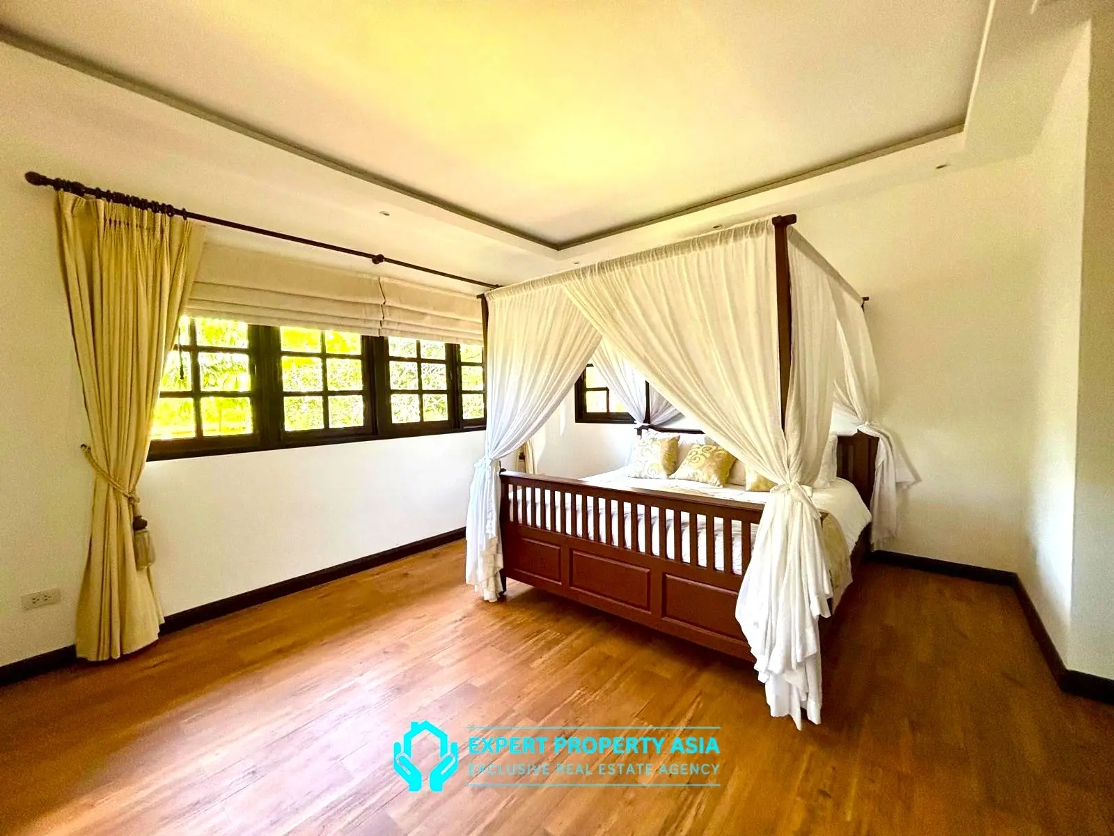 Traditional Thai-Style 4-Bedroom Villa with Private Pool, Bophut