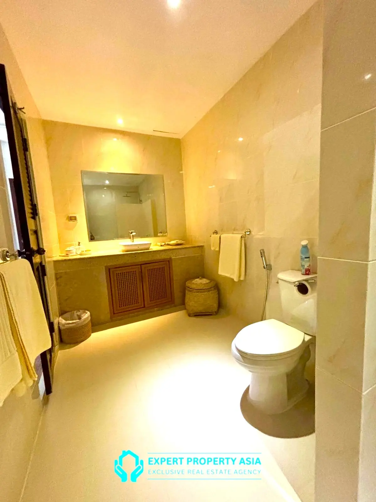 Traditional Thai-Style 4-Bedroom Villa with Private Pool, Bophut