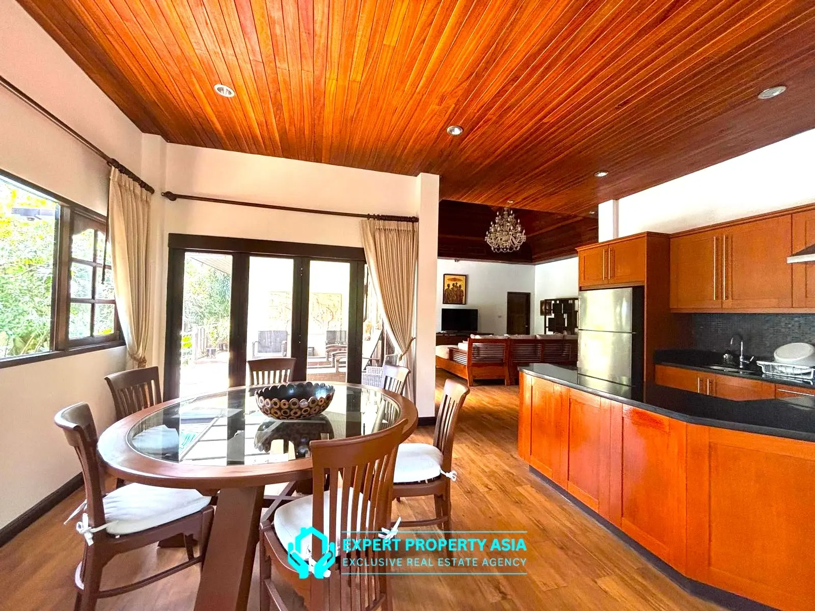 Traditional Thai-Style 4-Bedroom Villa with Private Pool, Bophut