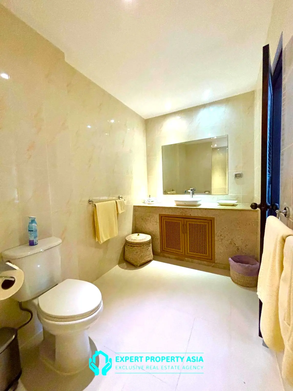 Traditional Thai-Style 4-Bedroom Villa with Private Pool, Bophut