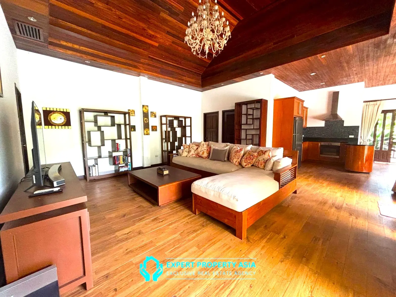 Traditional Thai-Style 4-Bedroom Villa with Private Pool, Bophut