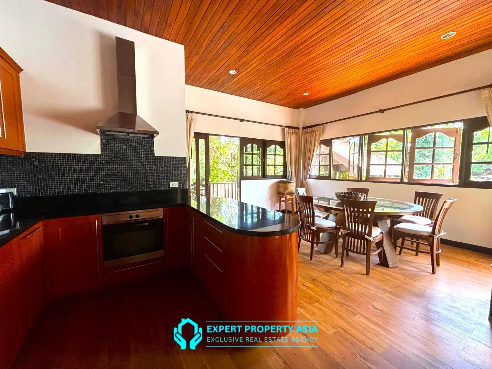 Traditional Thai-Style 4-Bedroom Villa with Private Pool, Bophut