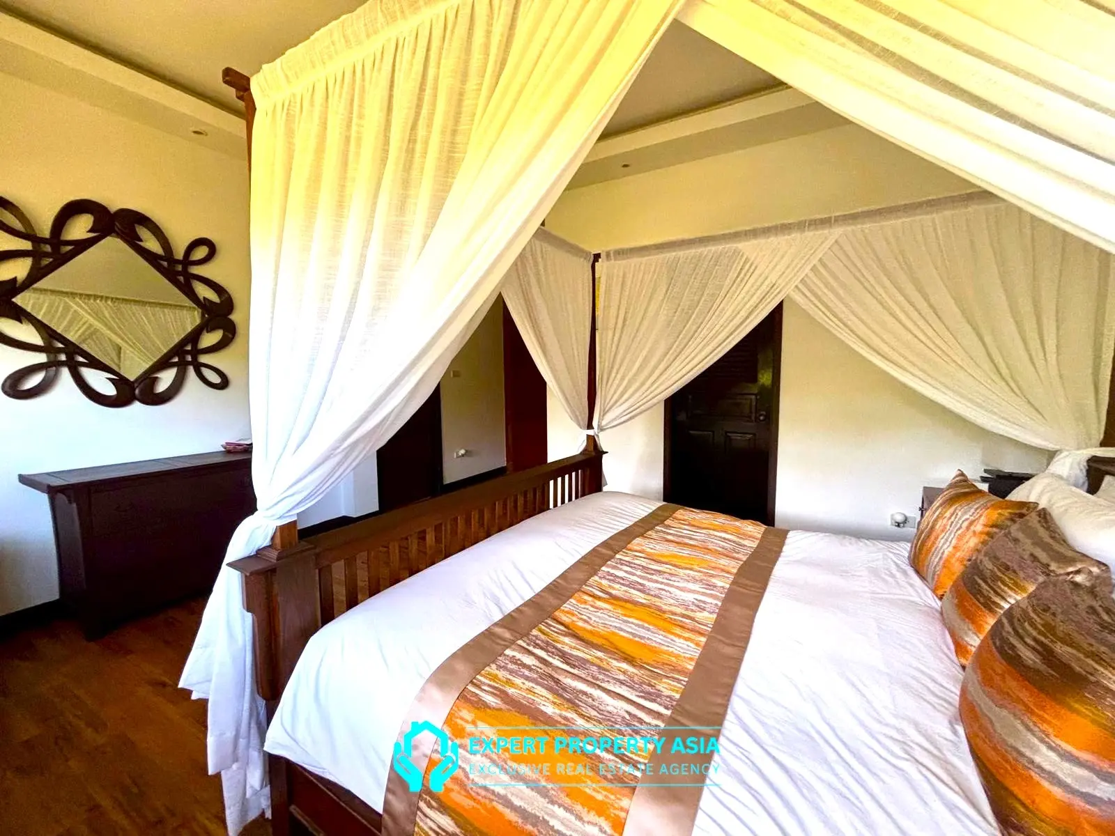 Traditional Thai-Style 4-Bedroom Villa with Private Pool, Bophut