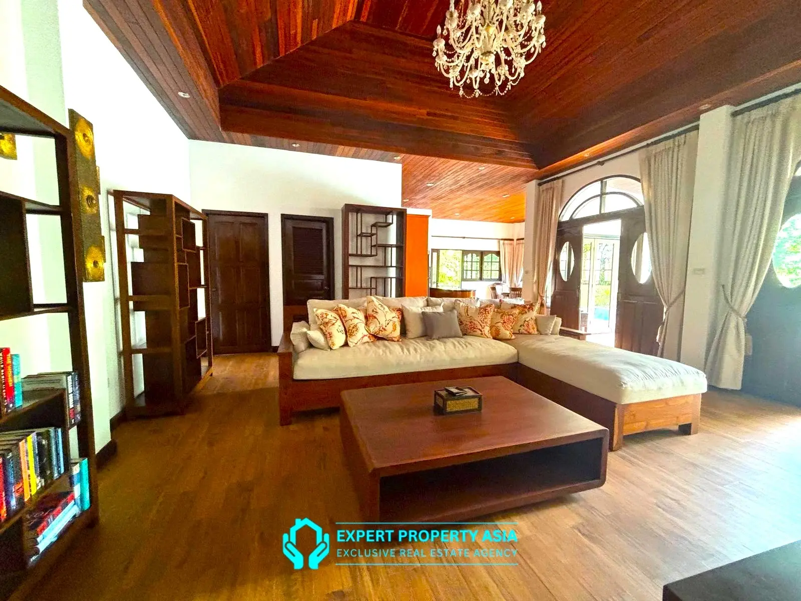 Traditional Thai-Style 4-Bedroom Villa with Private Pool, Bophut