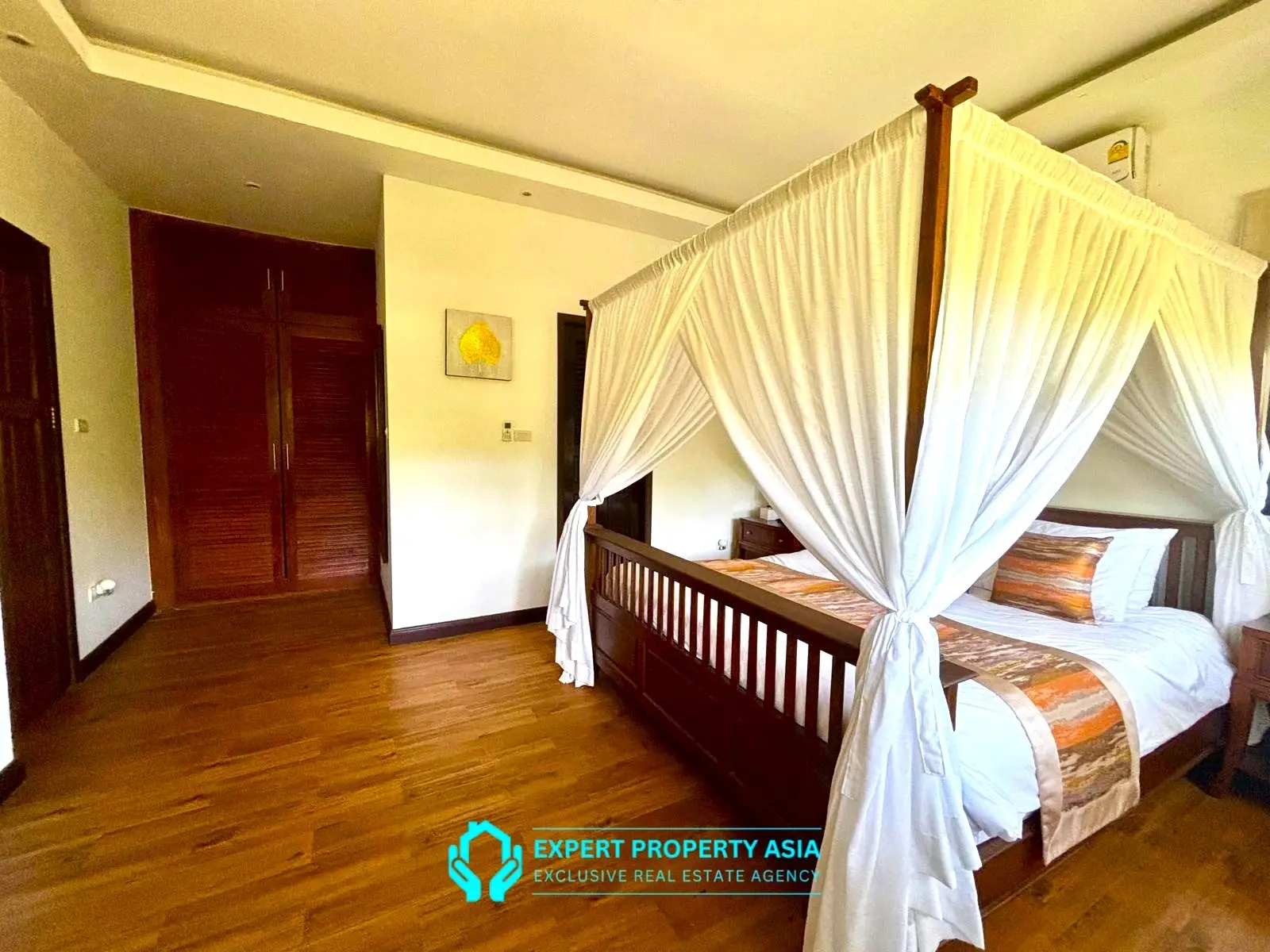 Traditional Thai-Style 4-Bedroom Villa with Private Pool, Bophut