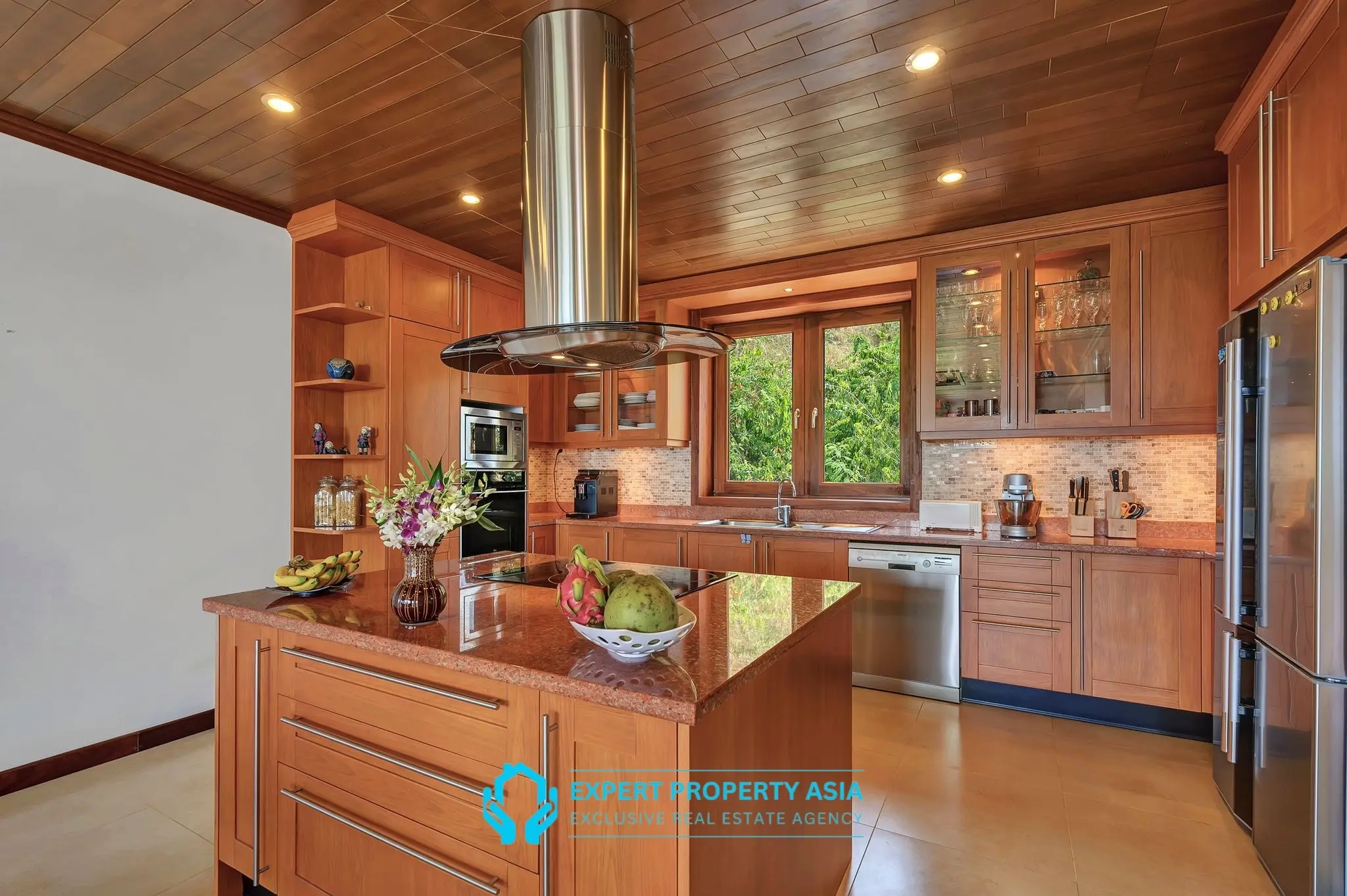Exclusive 5-Bedroom Sea View Villa with Private Pool – Available for Long-Term Rent