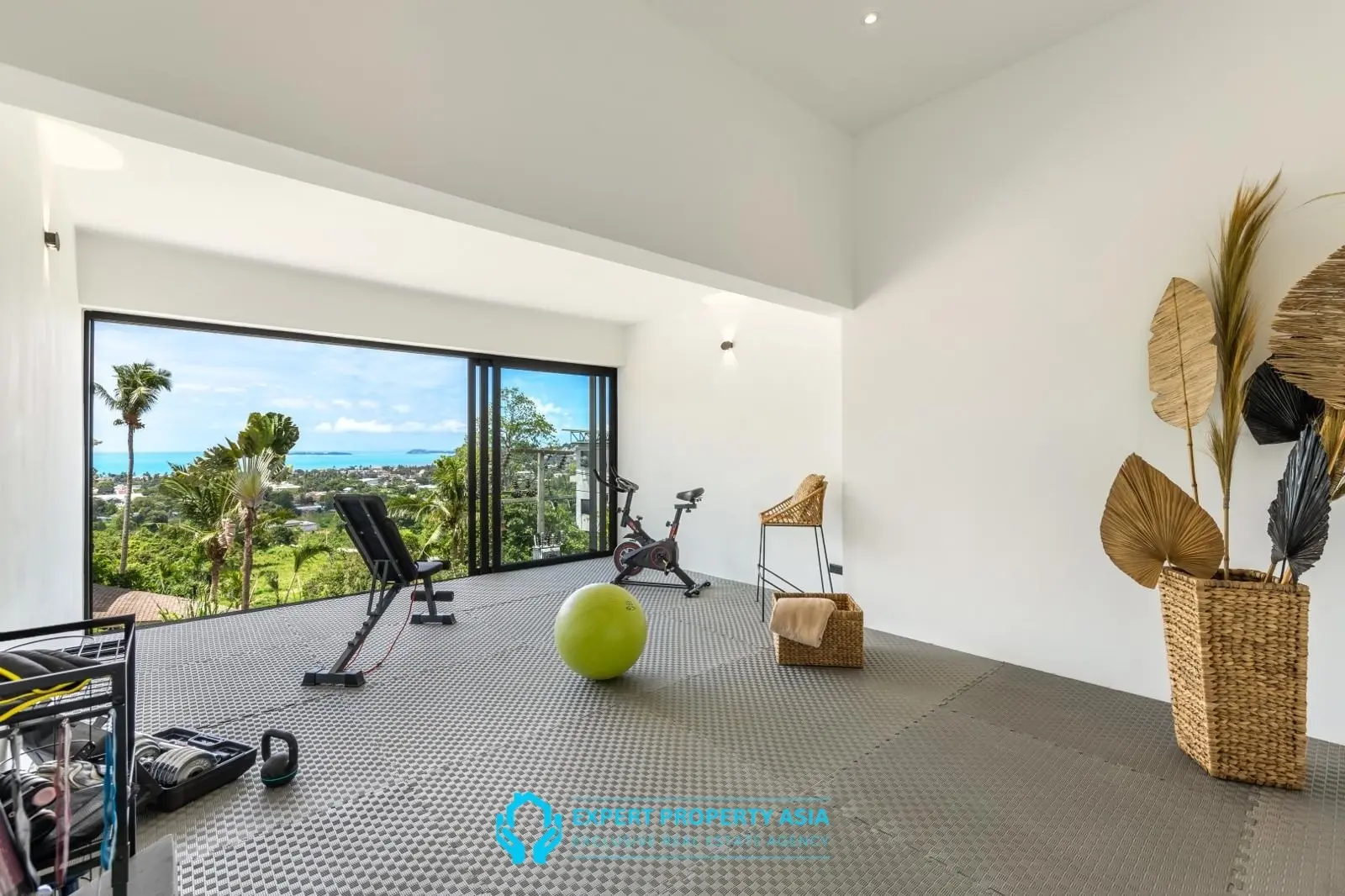 Exclusive Bophut Villa: 3 Bedrooms, Sea View, Private Pool, Just 4 Min from Fisherman Village