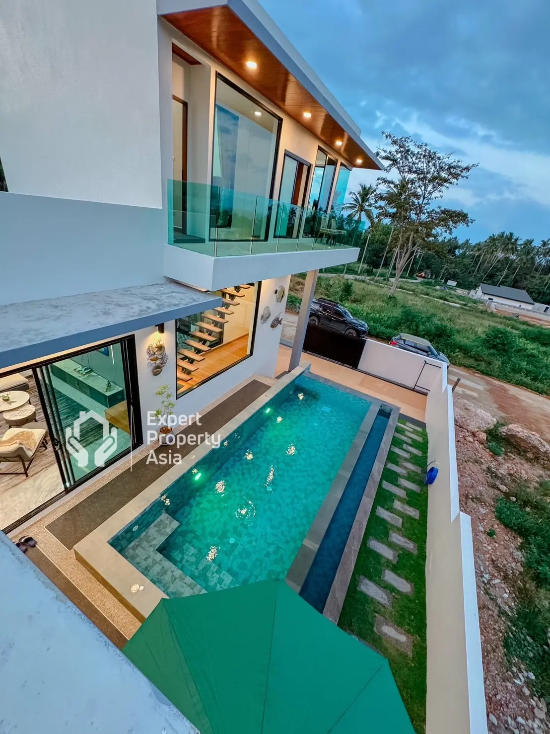 “Exceptional 4-Bedroom Villa with Sweeping Sea Views and Private Pool in Bang Por”