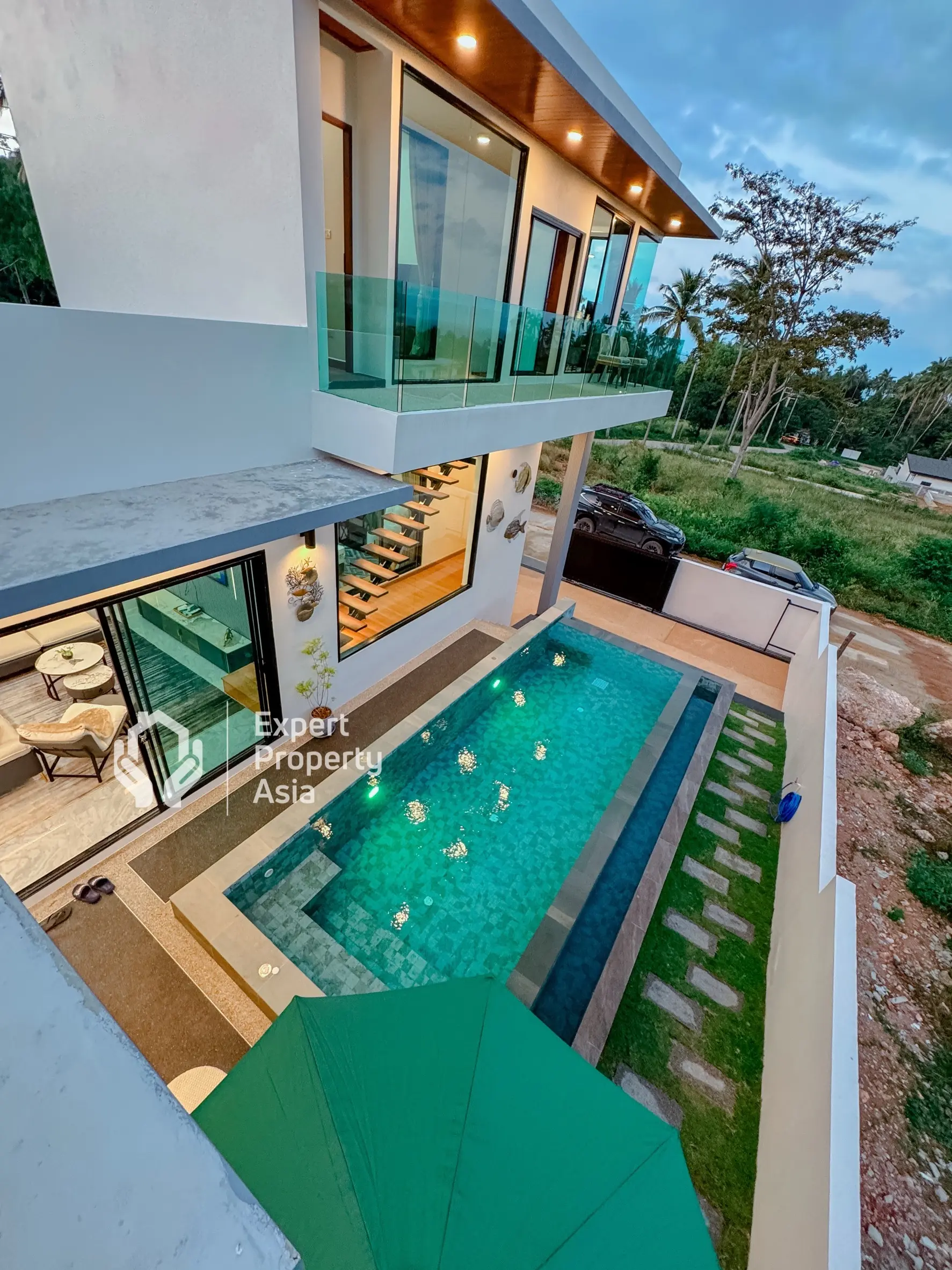 “Exceptional 4-Bedroom Villa with Sweeping Sea Views and Private Pool in Bang Por”