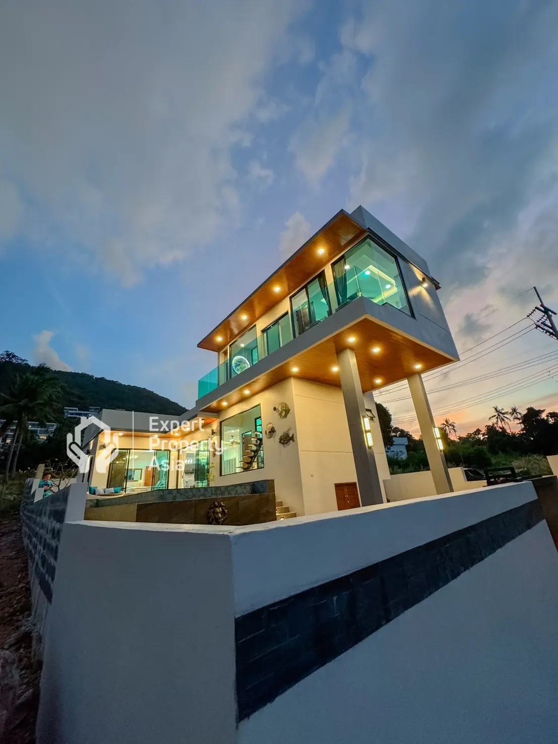 “Exceptional 4-Bedroom Villa with Sweeping Sea Views and Private Pool in Bang Por”