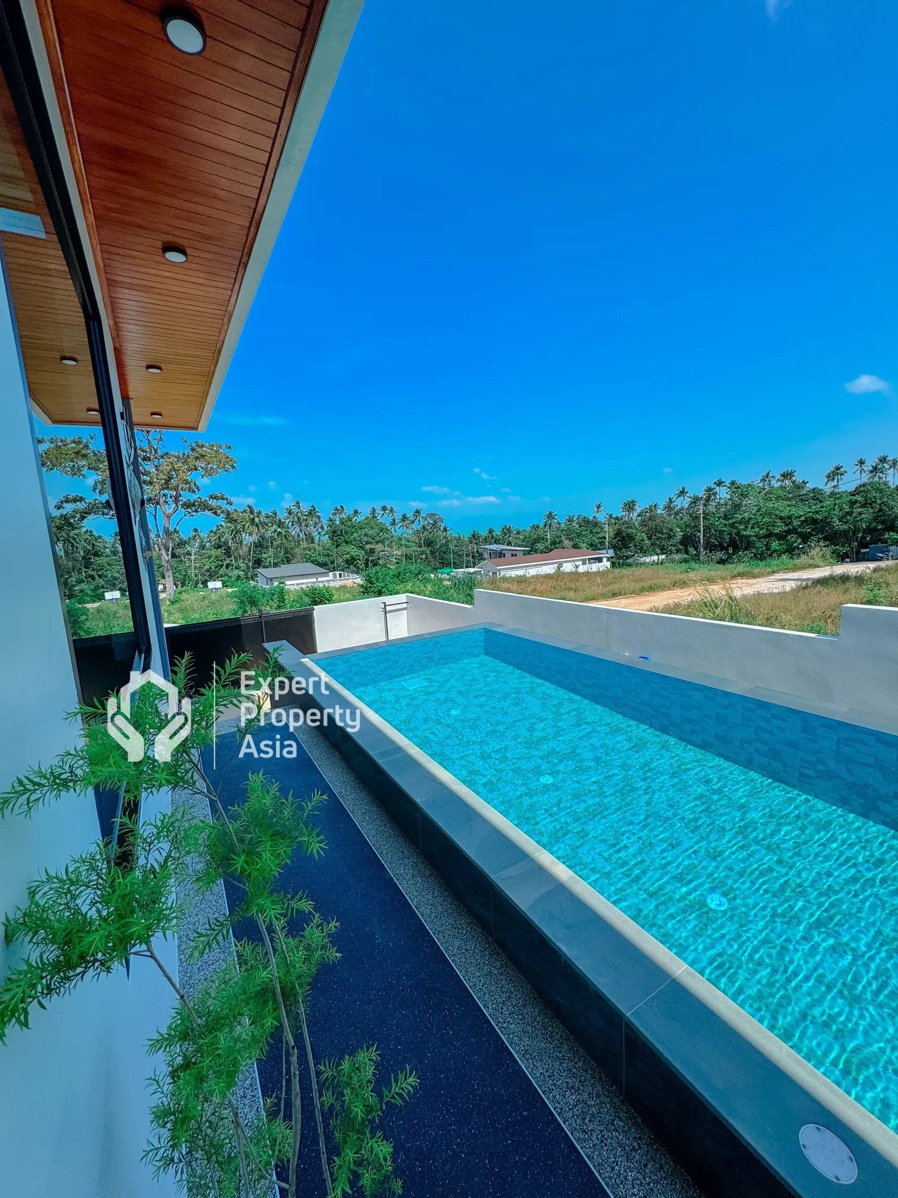 “Exceptional 4-Bedroom Villa with Sweeping Sea Views and Private Pool in Bang Por”