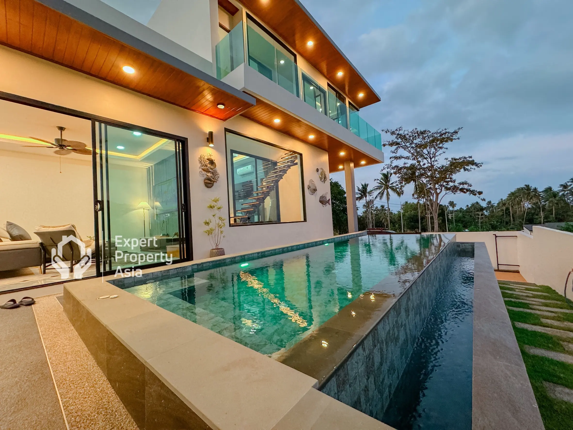 “Exceptional 4-Bedroom Villa with Sweeping Sea Views and Private Pool in Bang Por”