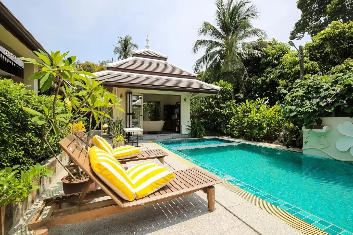 Urgent Vente 5BR – Villa de Luxe Entièrement Meublée avec Piscine à Bangkao Koh Samui Pleine Propriété