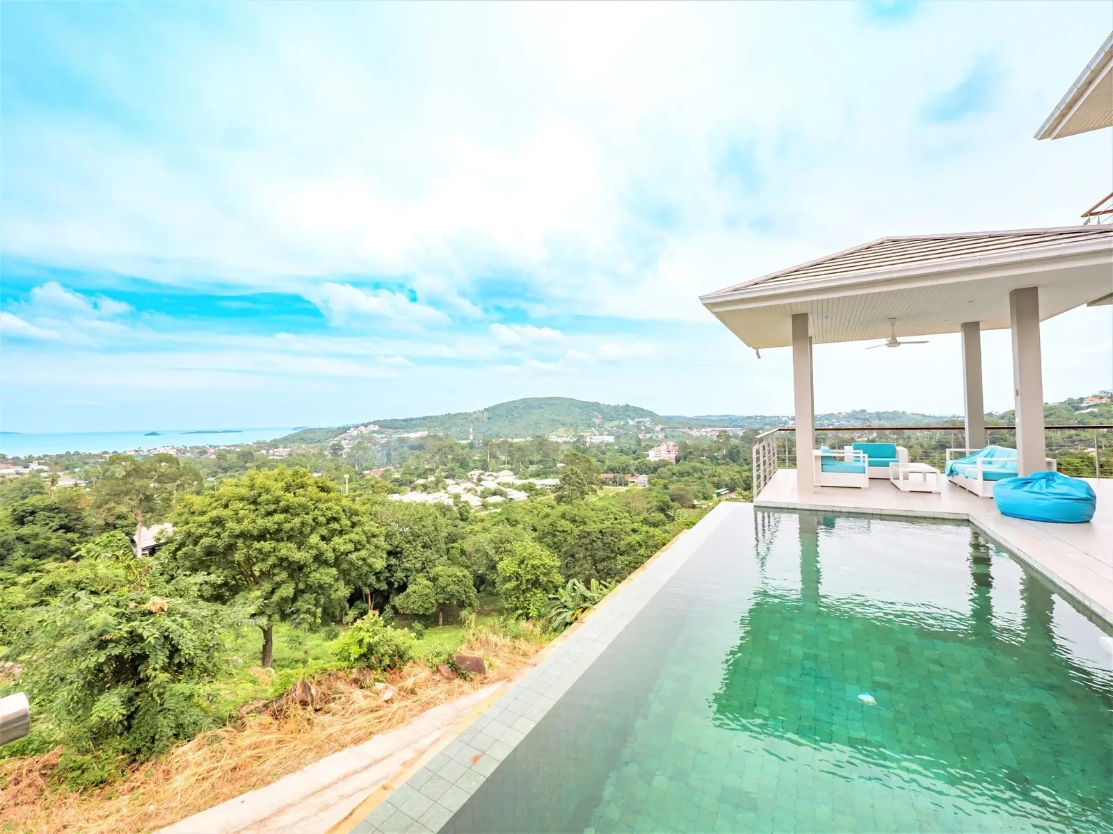 3 Bedrooms Villa in Bophut Koh Samui " Freehold"